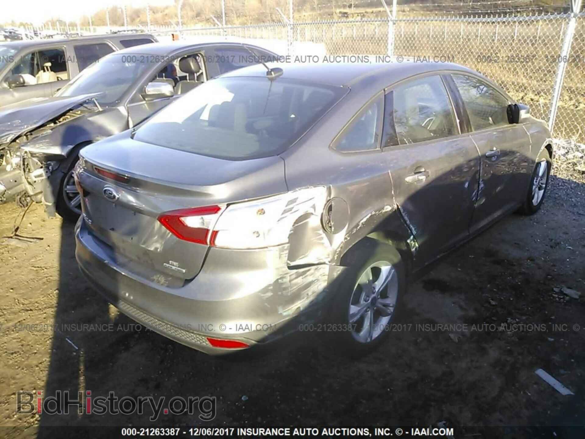 2013 Ford Focus - VIN: 1FADP3F22DL156235 - Photo 4