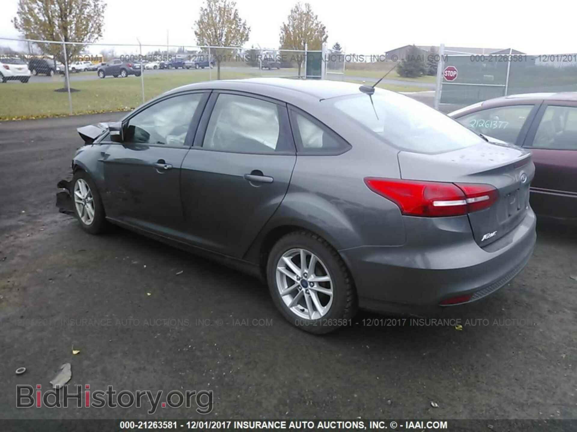 2017 Ford Focus - VIN: 1FADP3F28HL221966 - Photo 3