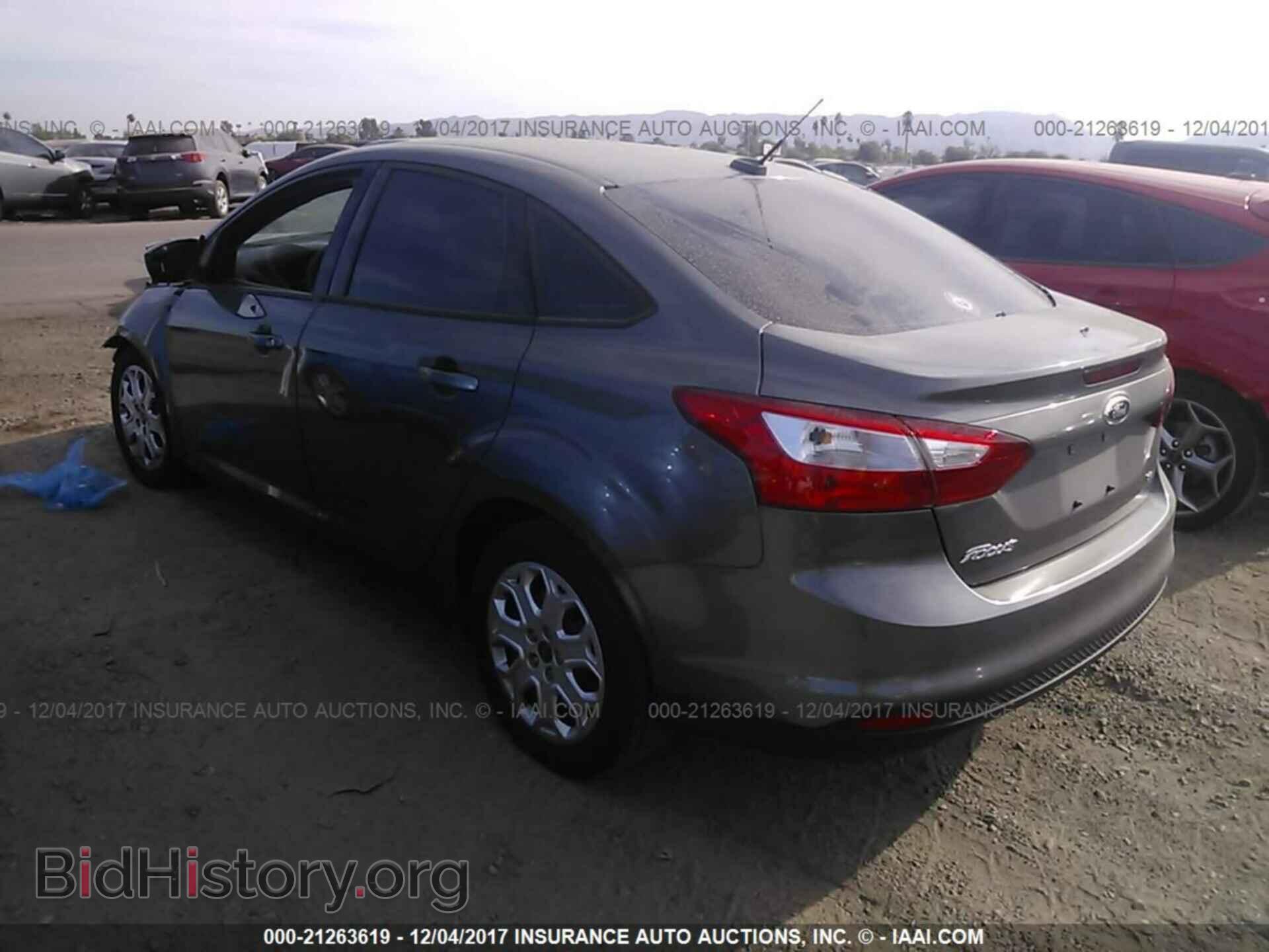 2012 Ford Focus - VIN: 1FAHP3F26CL302166 - Фото 3