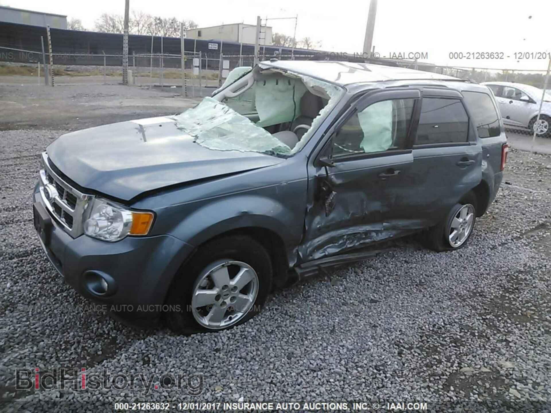 2012 Ford Escape - VIN: 1FMCU0DG2CKA98848 - Photo 2
