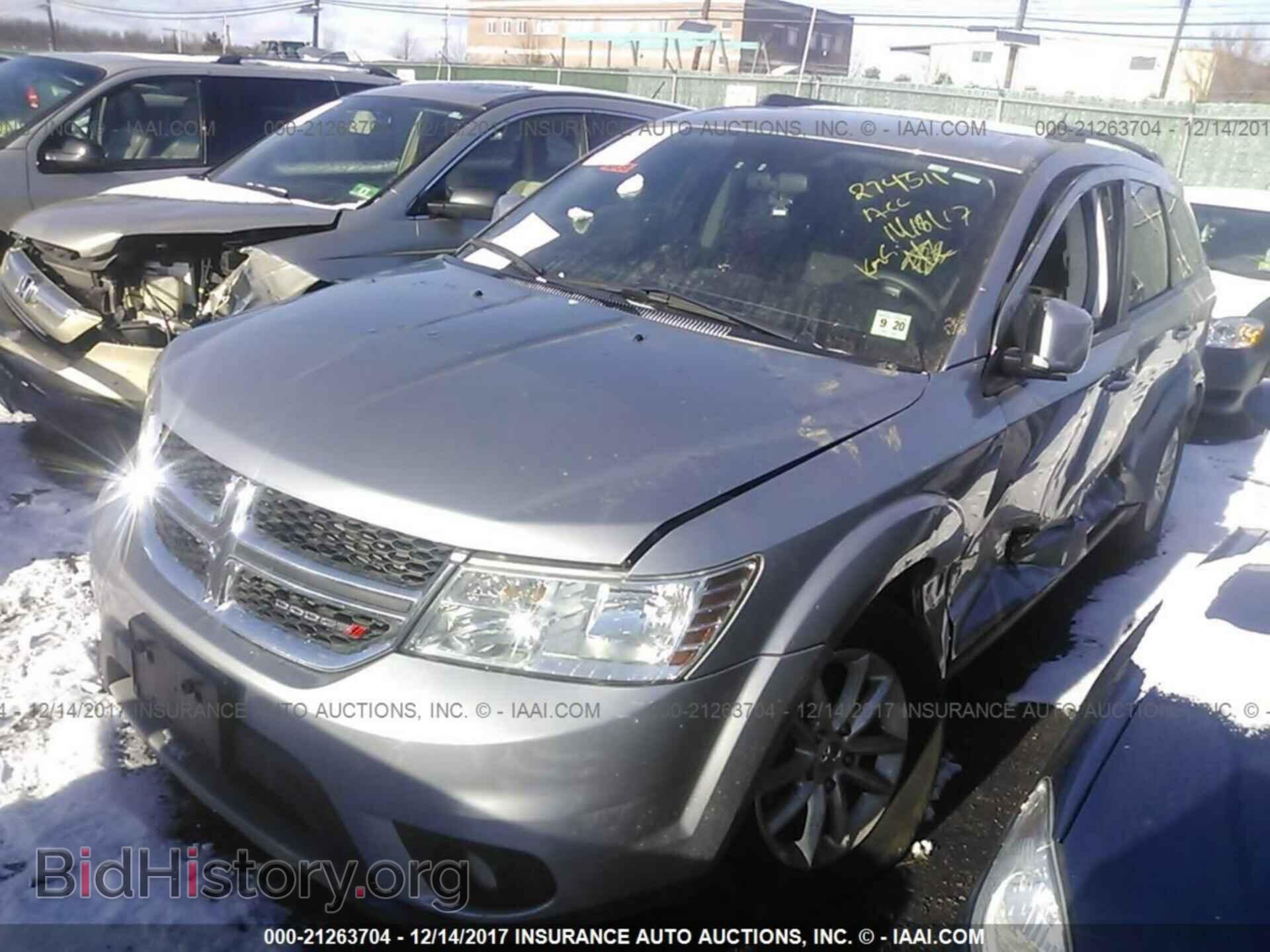 2015 Dodge Journey - VIN: 3C4PDCBG1FT664141 - Photo 2