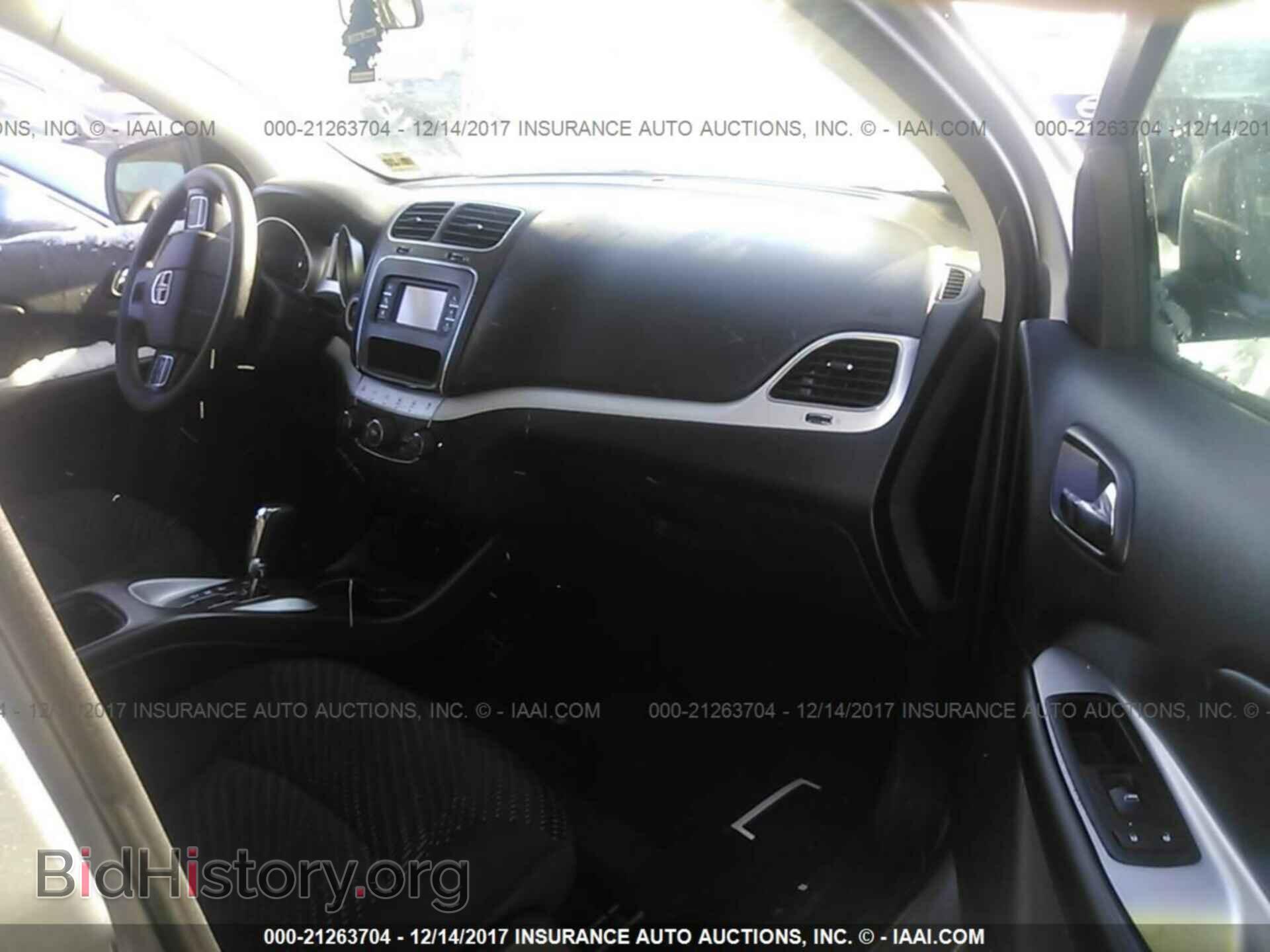 2015 Dodge Journey - VIN: 3C4PDCBG1FT664141 - Photo 5