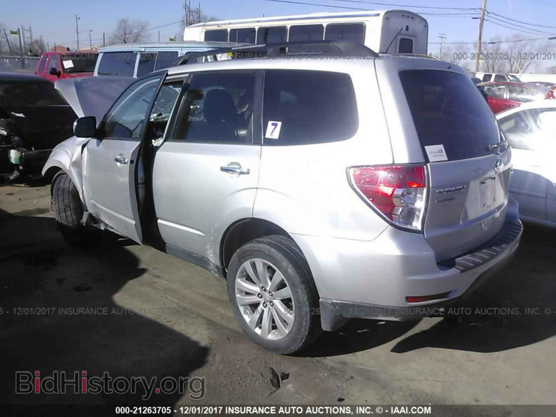 2011 Subaru Forester - VIN: JF2SHBDC3BG768150 - Фото 3