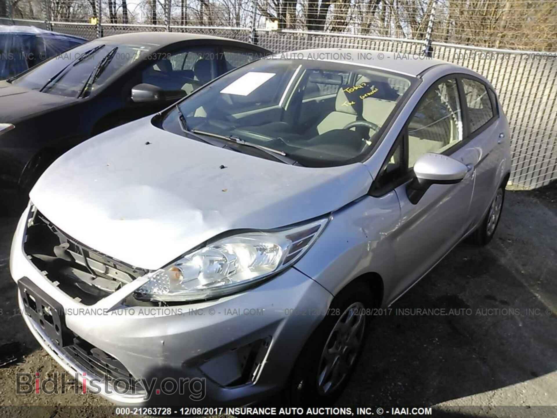 2012 Ford Fiesta - VIN: 3FADP4EJ2CM159941 - Фото 2