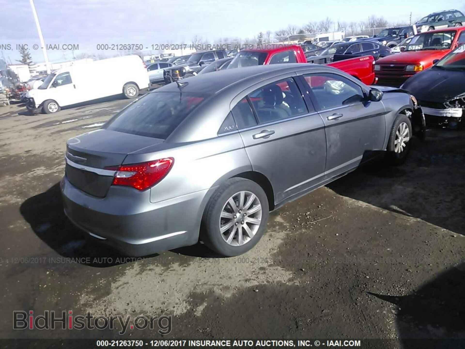 2013 Chrysler 200 - VIN: 1C3CCBBBXDN602268 - Фото 4
