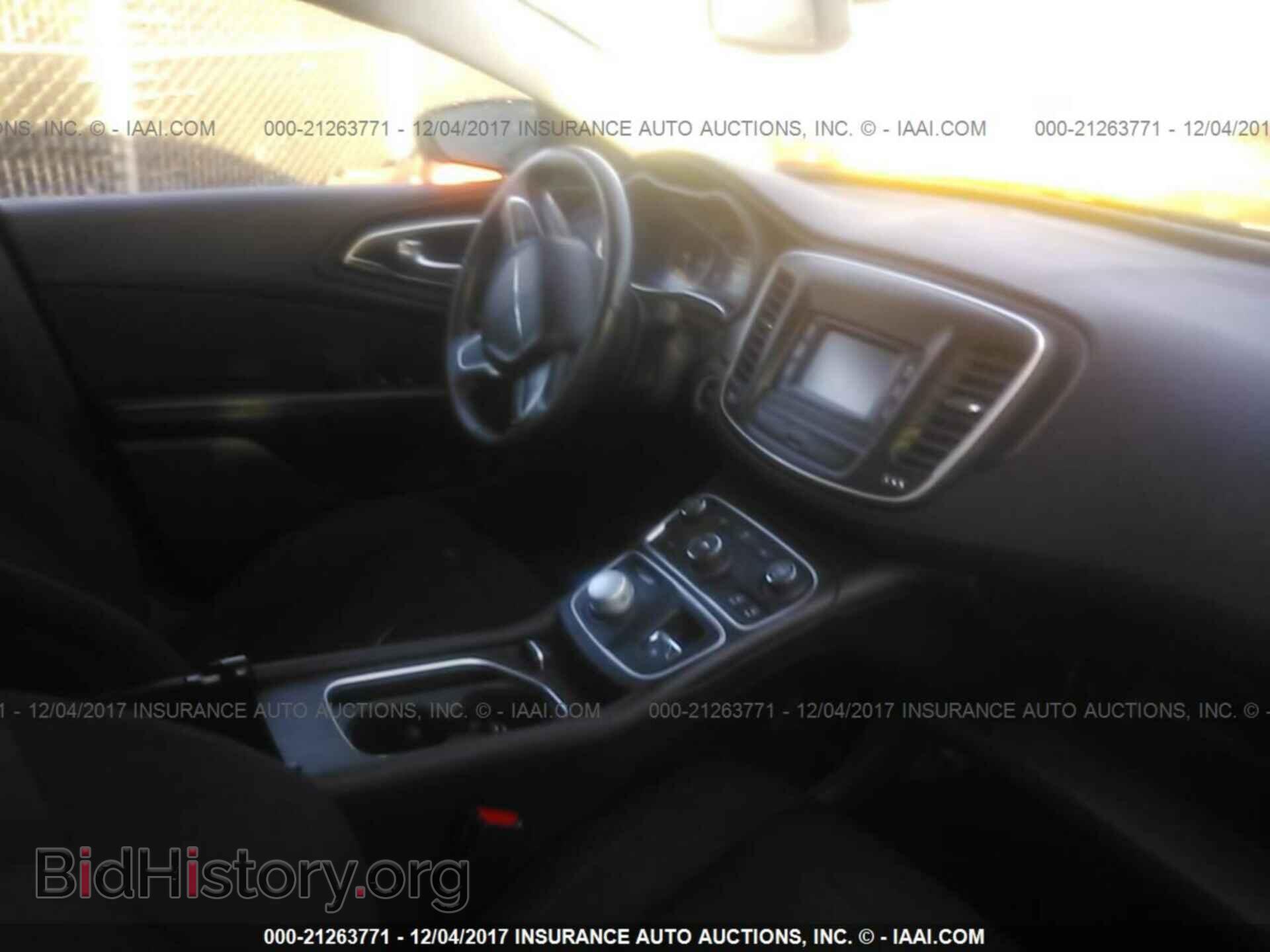 2015 Chrysler 200 - VIN: 1C3CCCAB8FN606975 - Photo 5