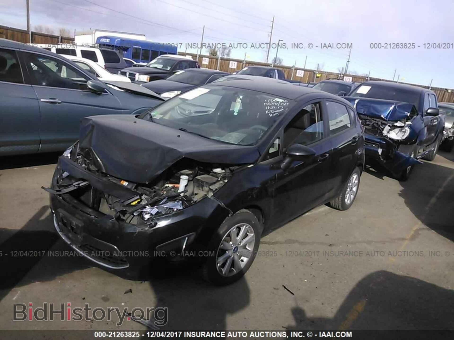 2012 Ford Fiesta - VIN: 3FADP4EJ5CM217802 - Photo 2