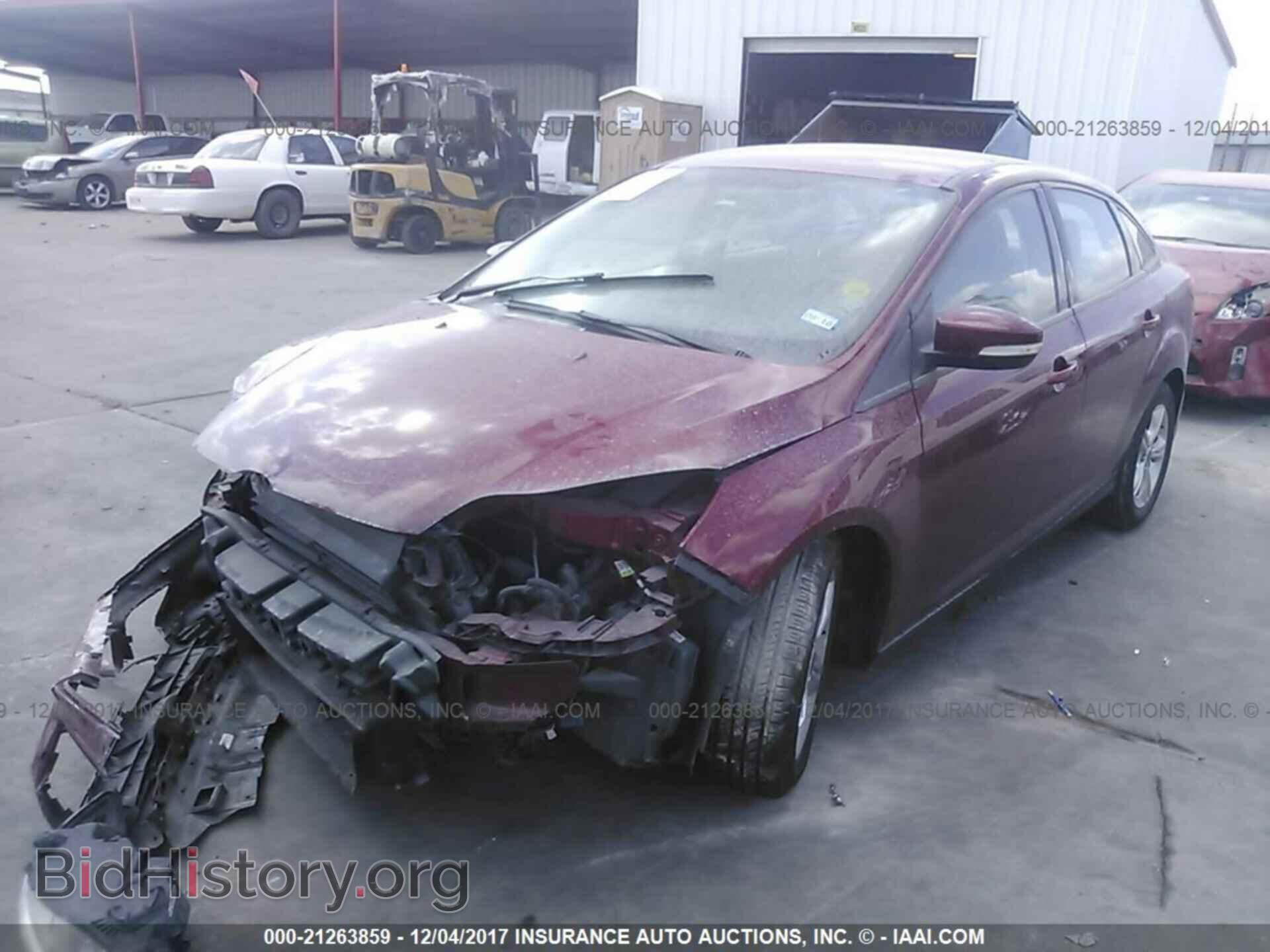 2014 Ford Focus - VIN: 1FADP3F28EL183778 - Photo 2
