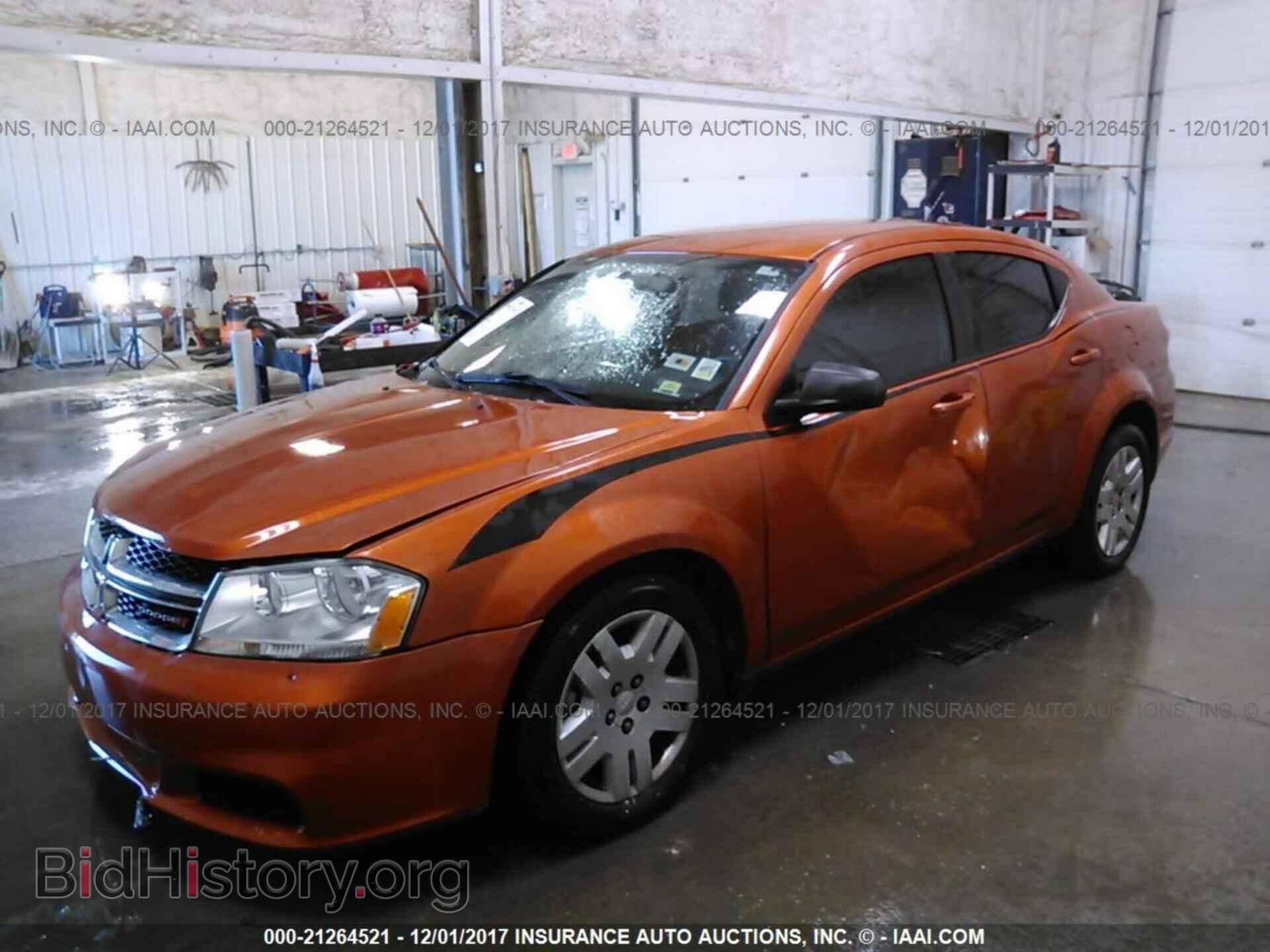 2011 Dodge Avenger - VIN: 1B3BD4FB3BN608776 - Фото 2