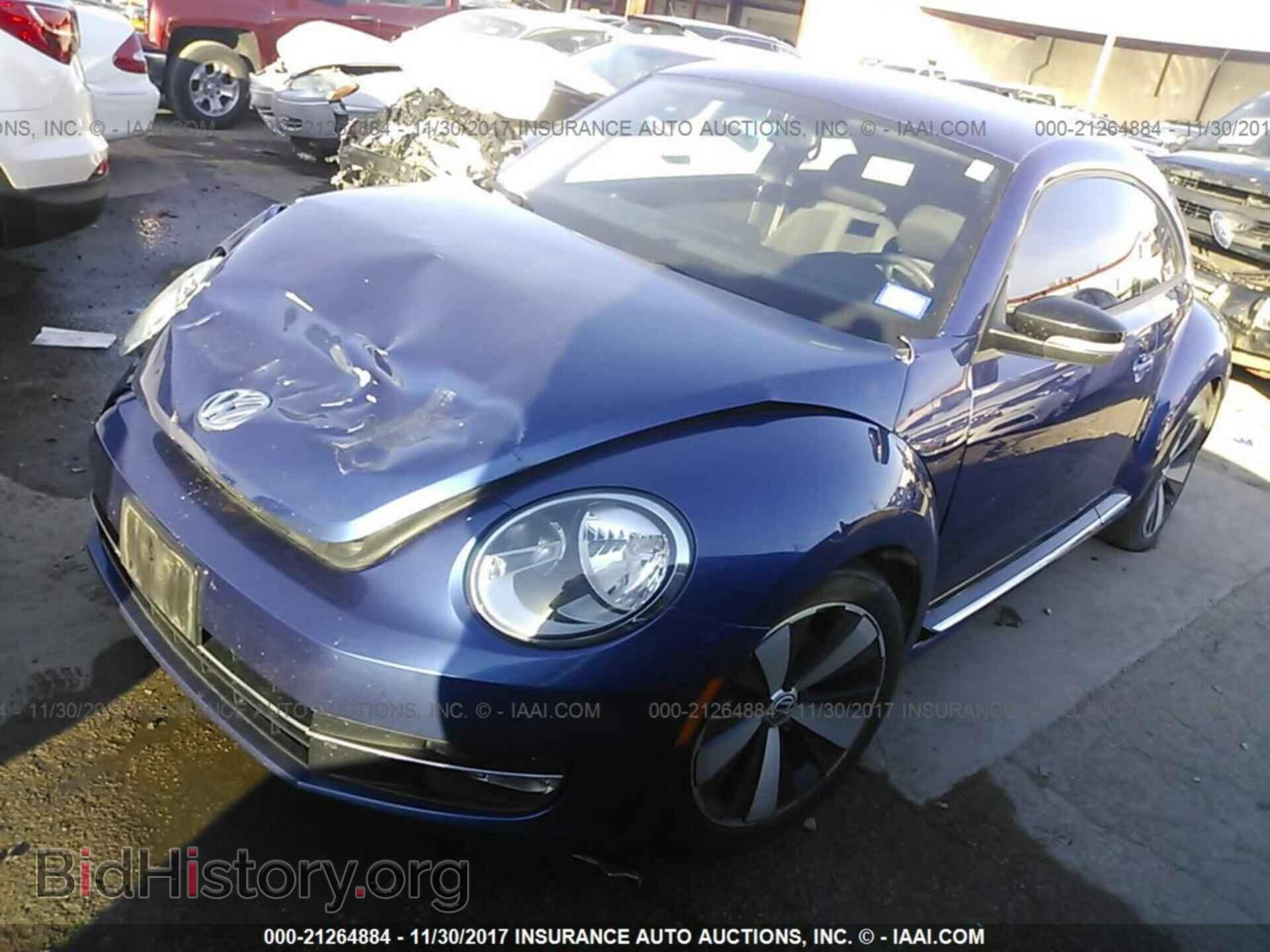 2012 Volkswagen Beetle - VIN: 3VWVA7AT4CM624869 - Фото 2