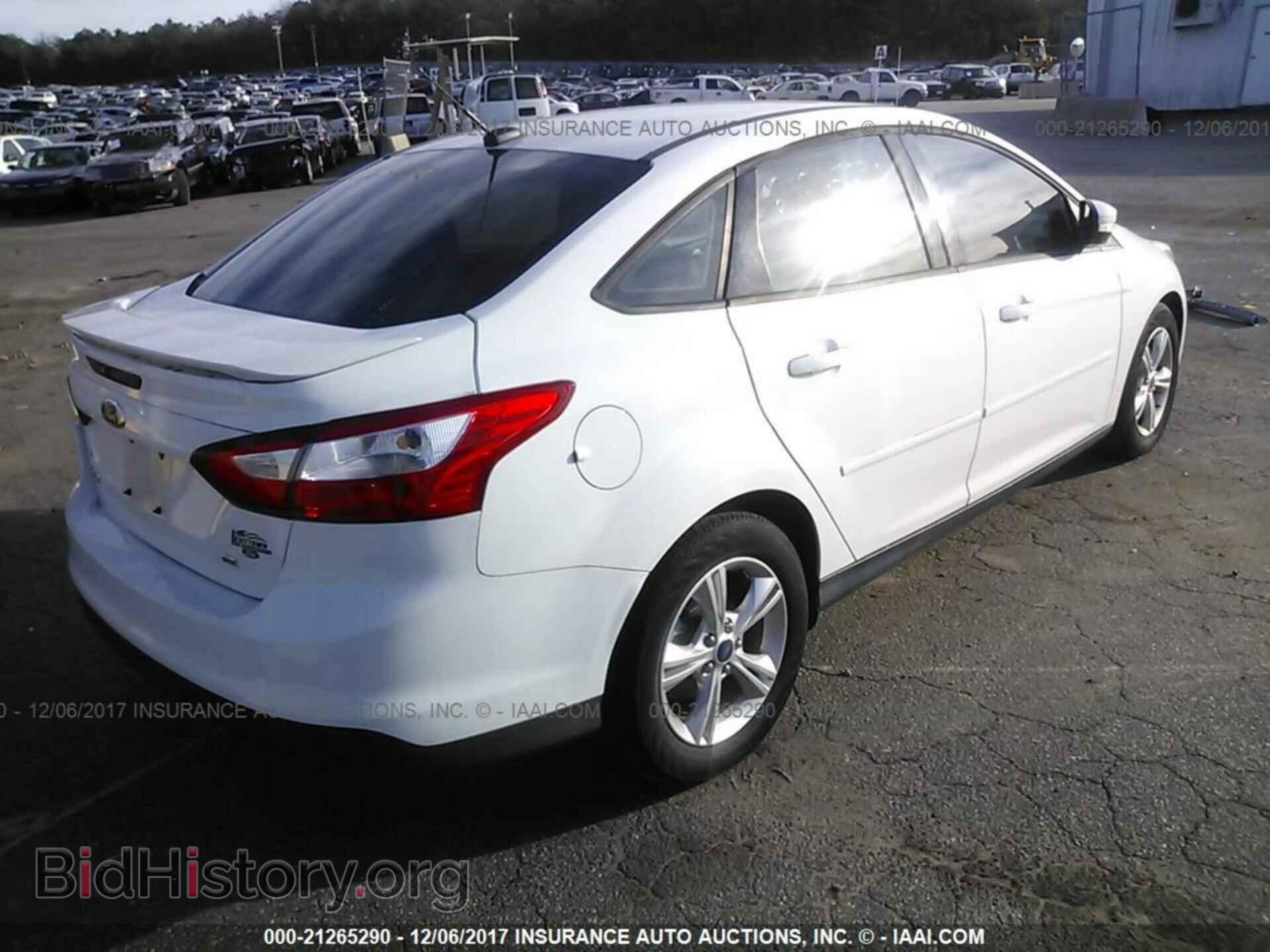 2012 Ford Focus - VIN: 1FAHP3F23CL297329 - Photo 4