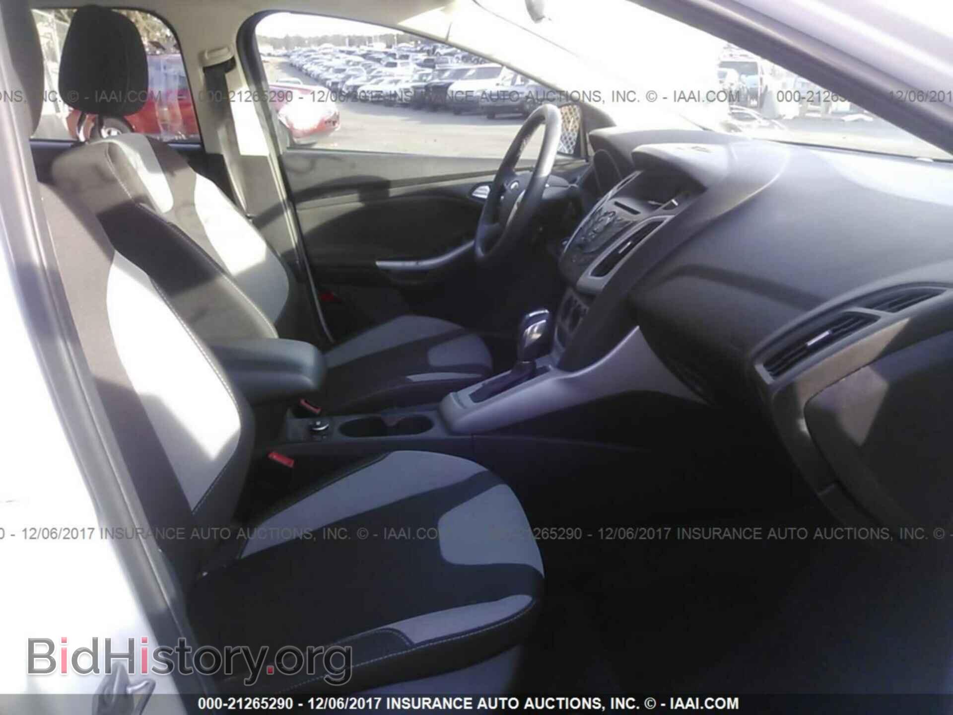 2012 Ford Focus - VIN: 1FAHP3F23CL297329 - Photo 5