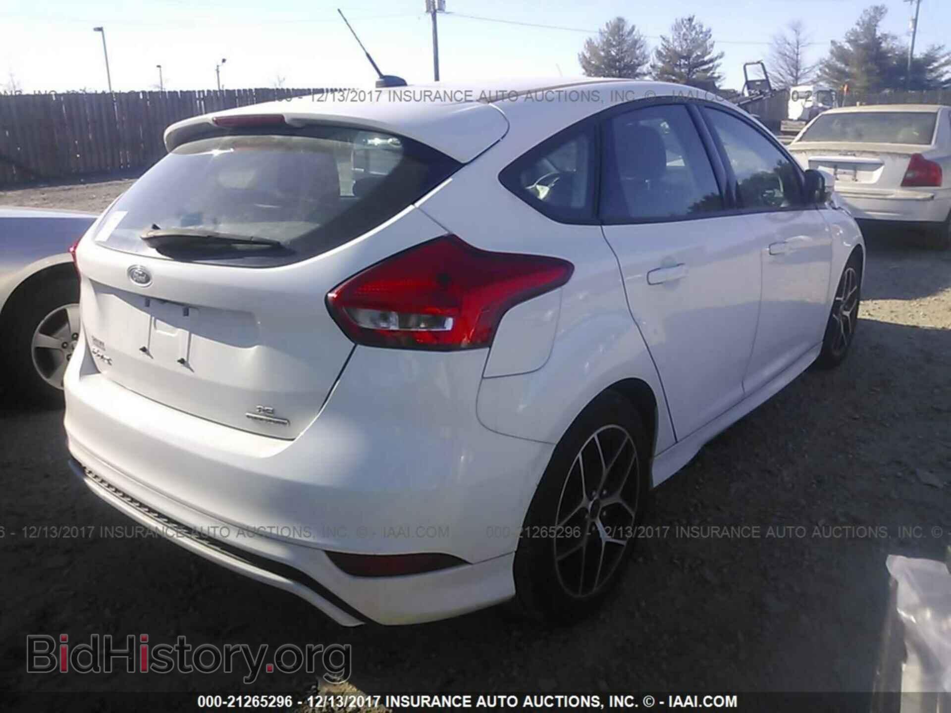 2015 Ford Focus - VIN: 1FADP3K23FL322190 - Photo 4