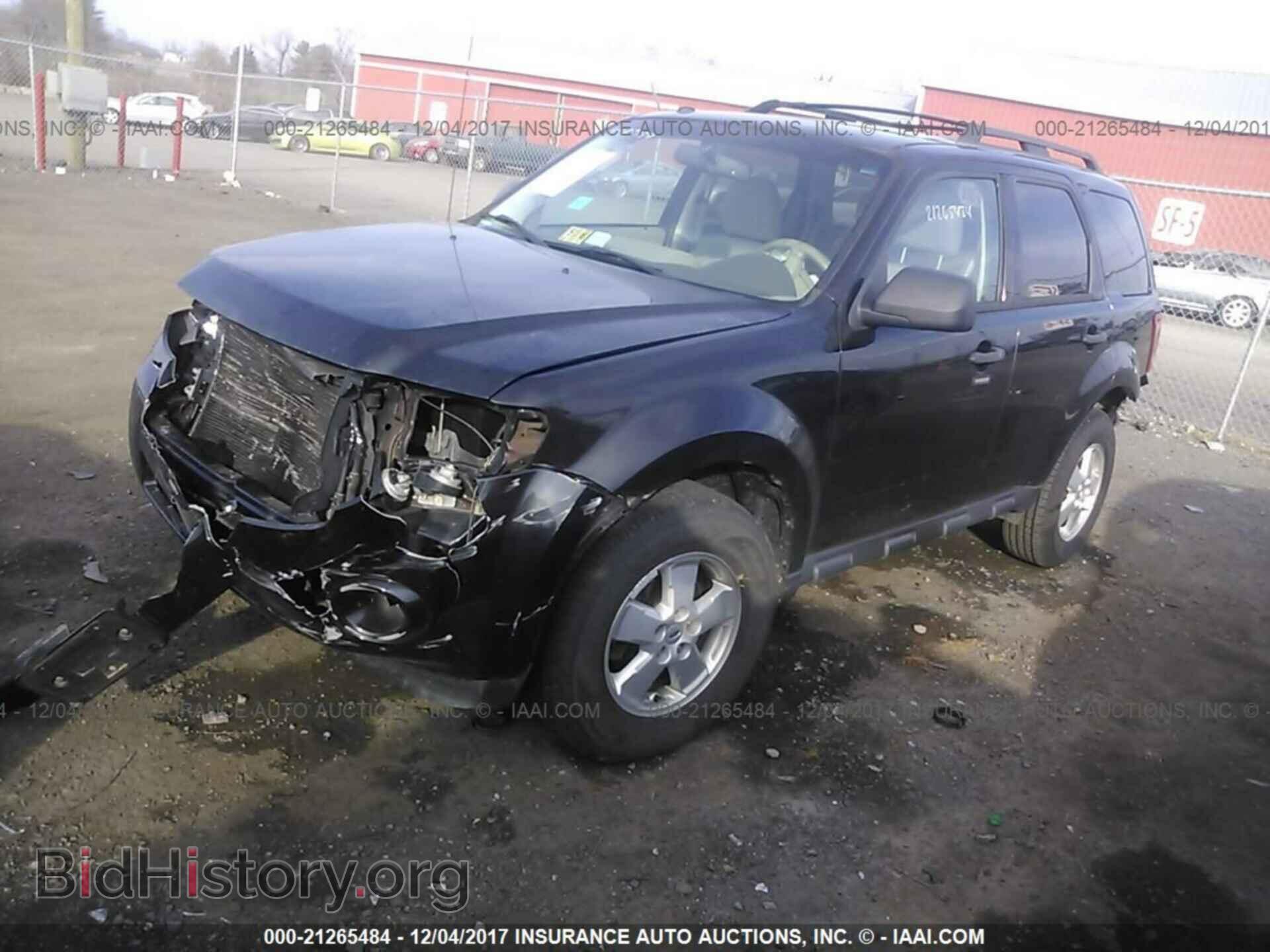 2011 Ford Escape - VIN: 1FMCU9DG5BKB70810 - Фото 2