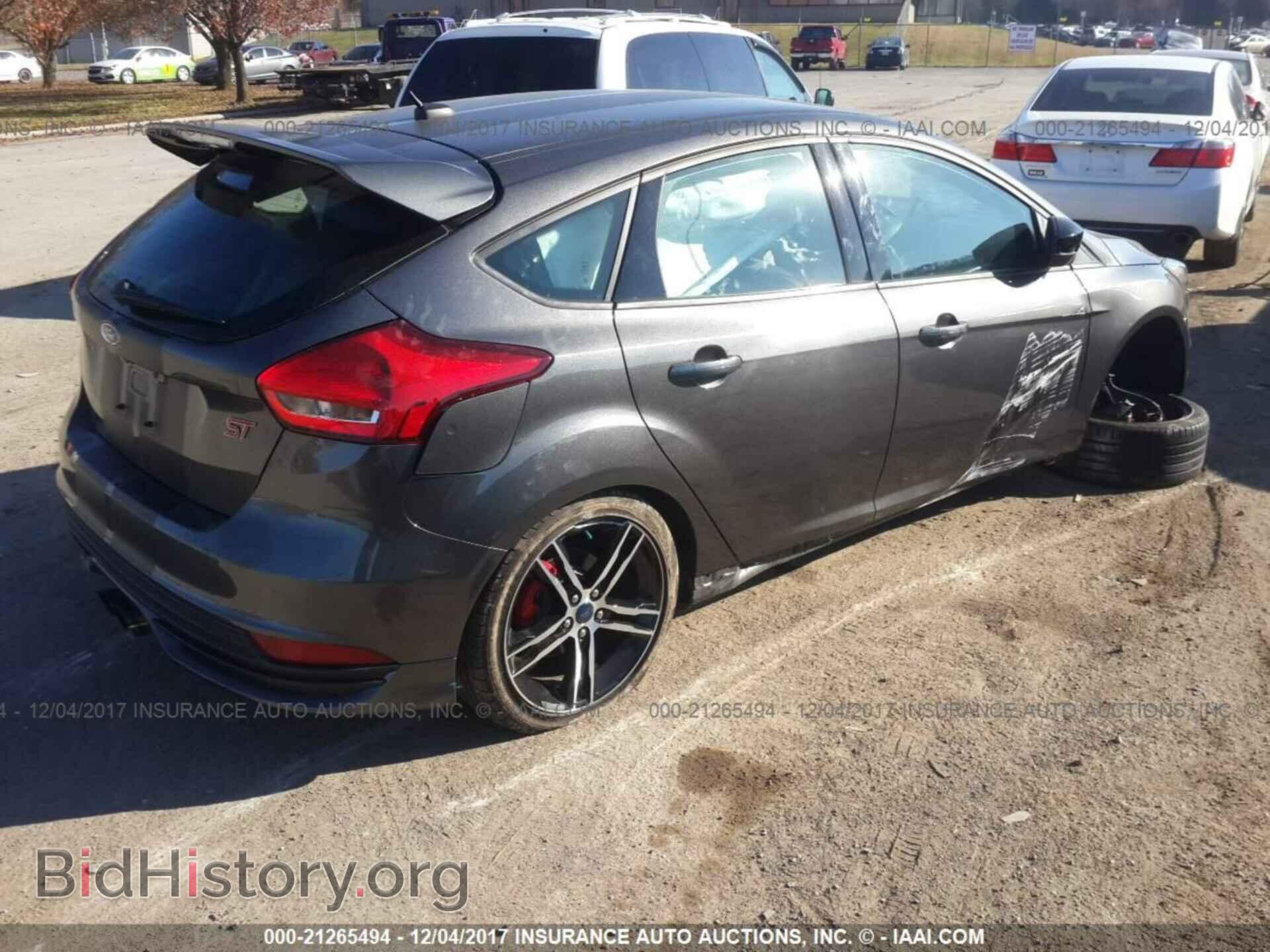 2016 Ford Focus - VIN: 1FADP3L93GL262165 - Фото 4