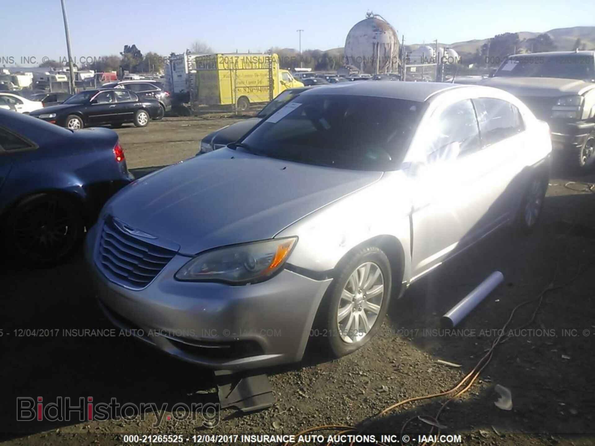 2012 Chrysler 200 - VIN: 1C3CCBBG1CN197458 - Photo 2
