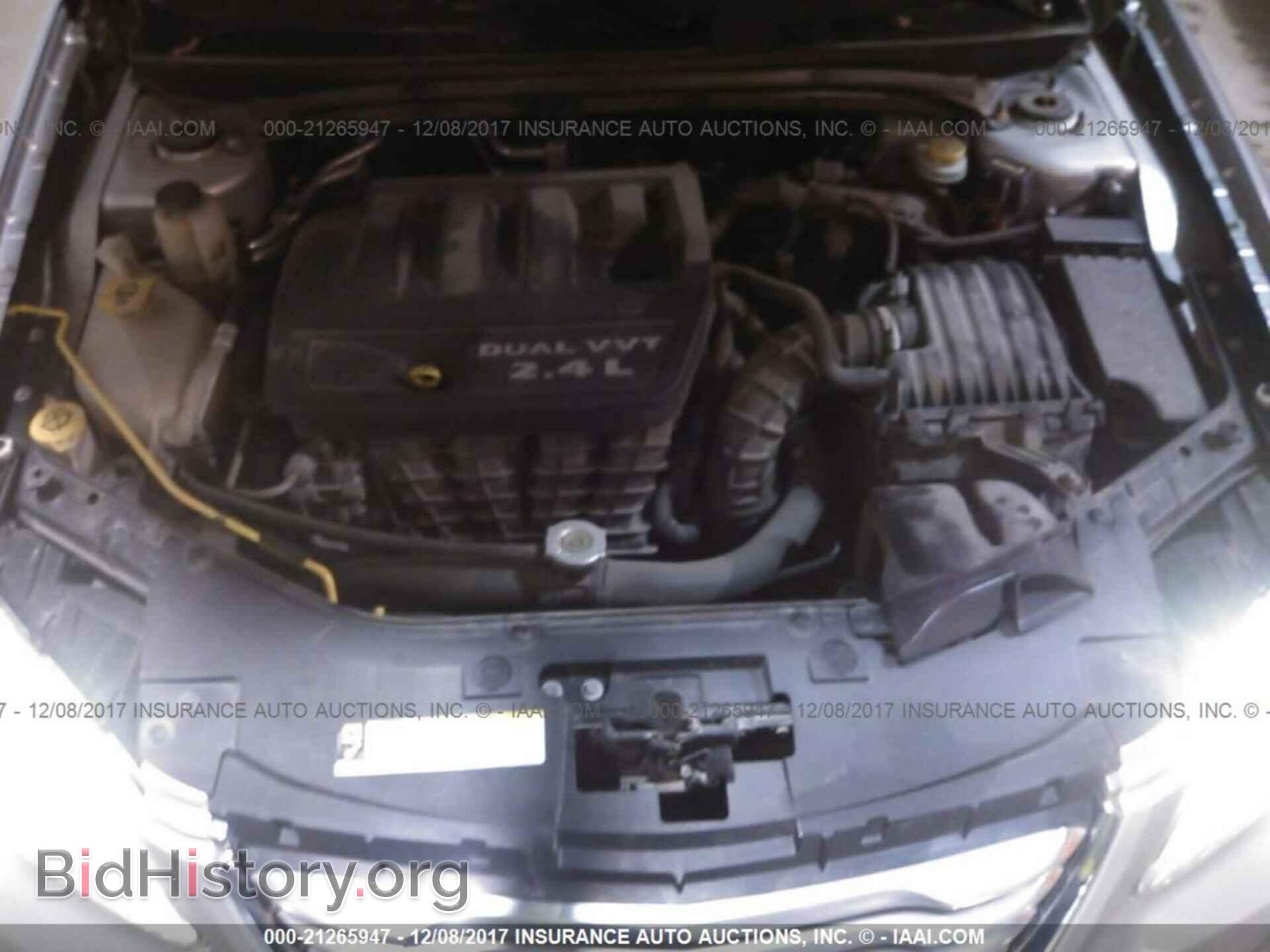 2011 Chrysler 200 - VIN: 1C3BC2EB0BN532462 - Фото 10