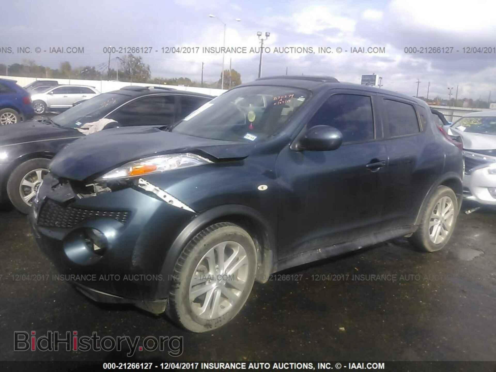 2011 Nissan Juke - VIN: JN8AF5MR8BT021631 - Фото 2