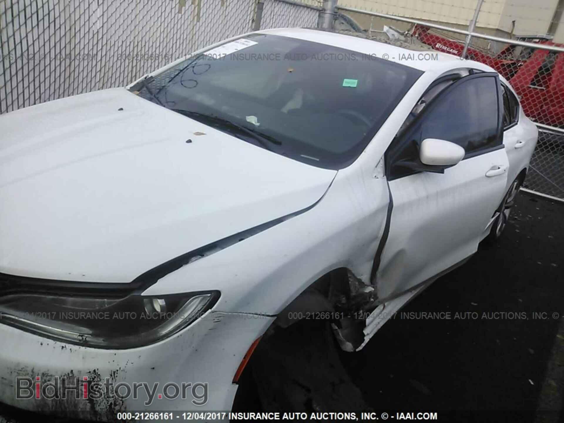 2015 Chrysler 200 - VIN: 1C3CCCBB3FN662661 - Фото 2