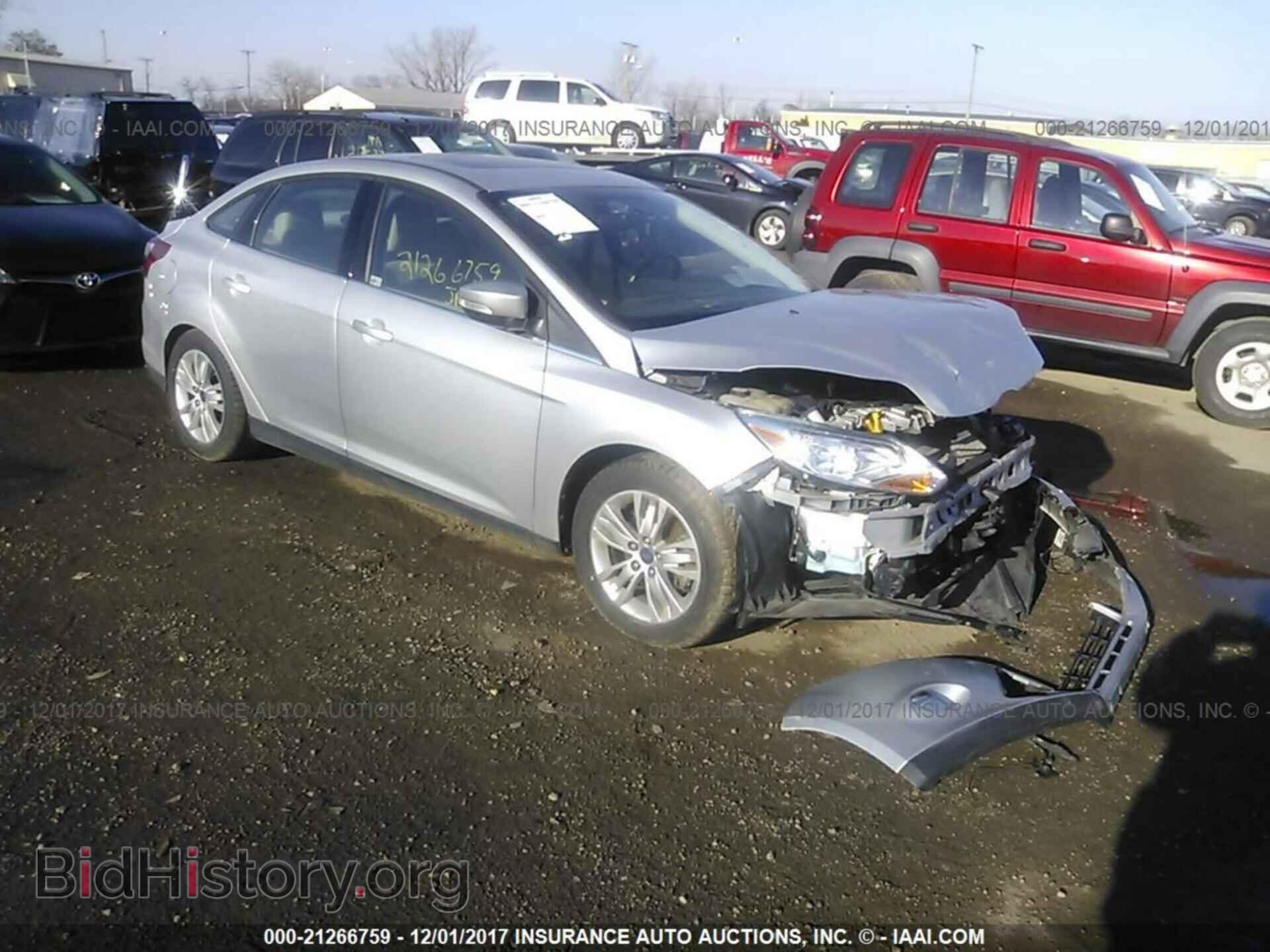 Photo 1FAHP3H29CL379675 - Ford Focus 2012