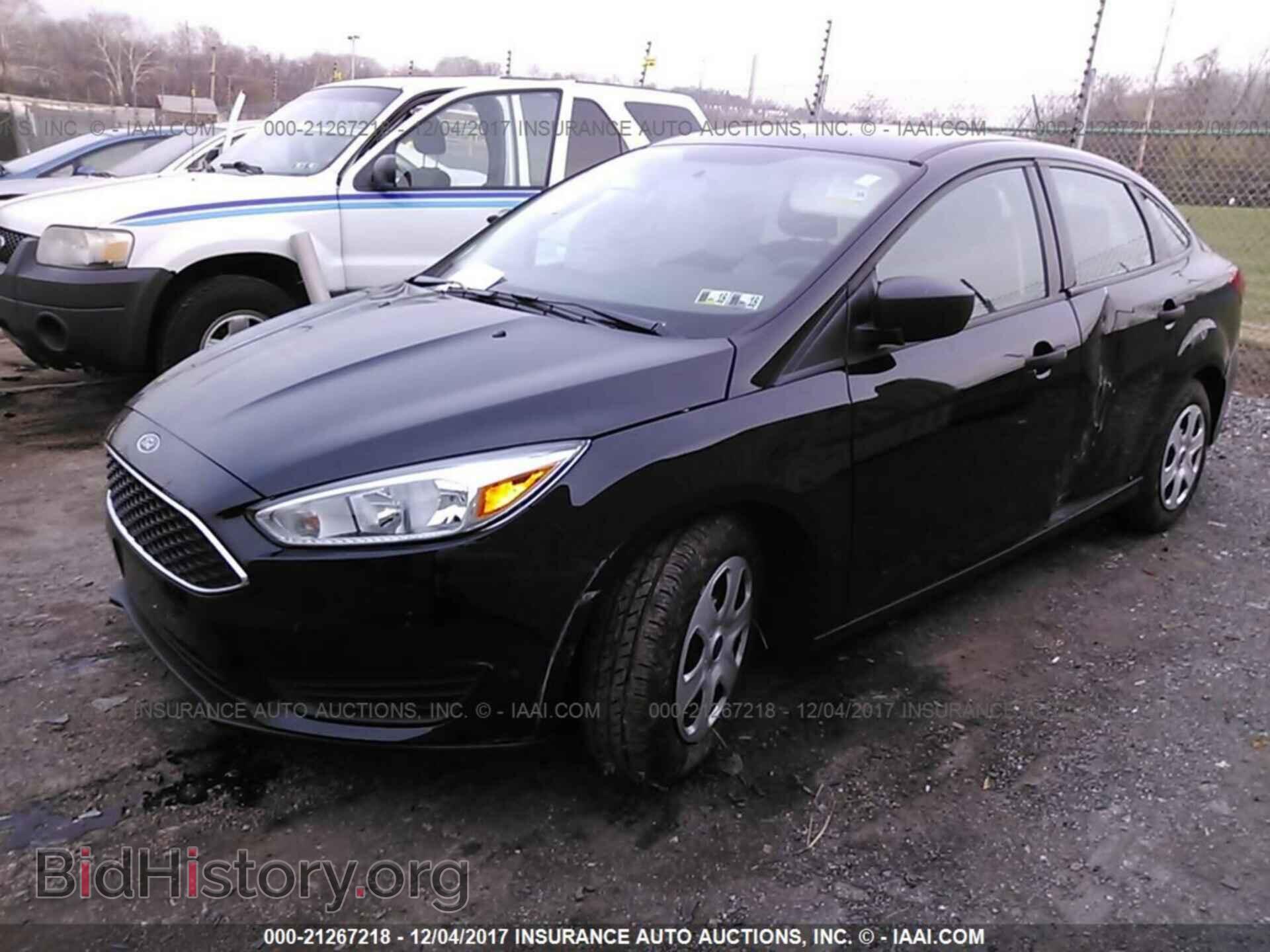 2016 Ford Focus - VIN: 1FADP3E21GL200912 - Photo 2
