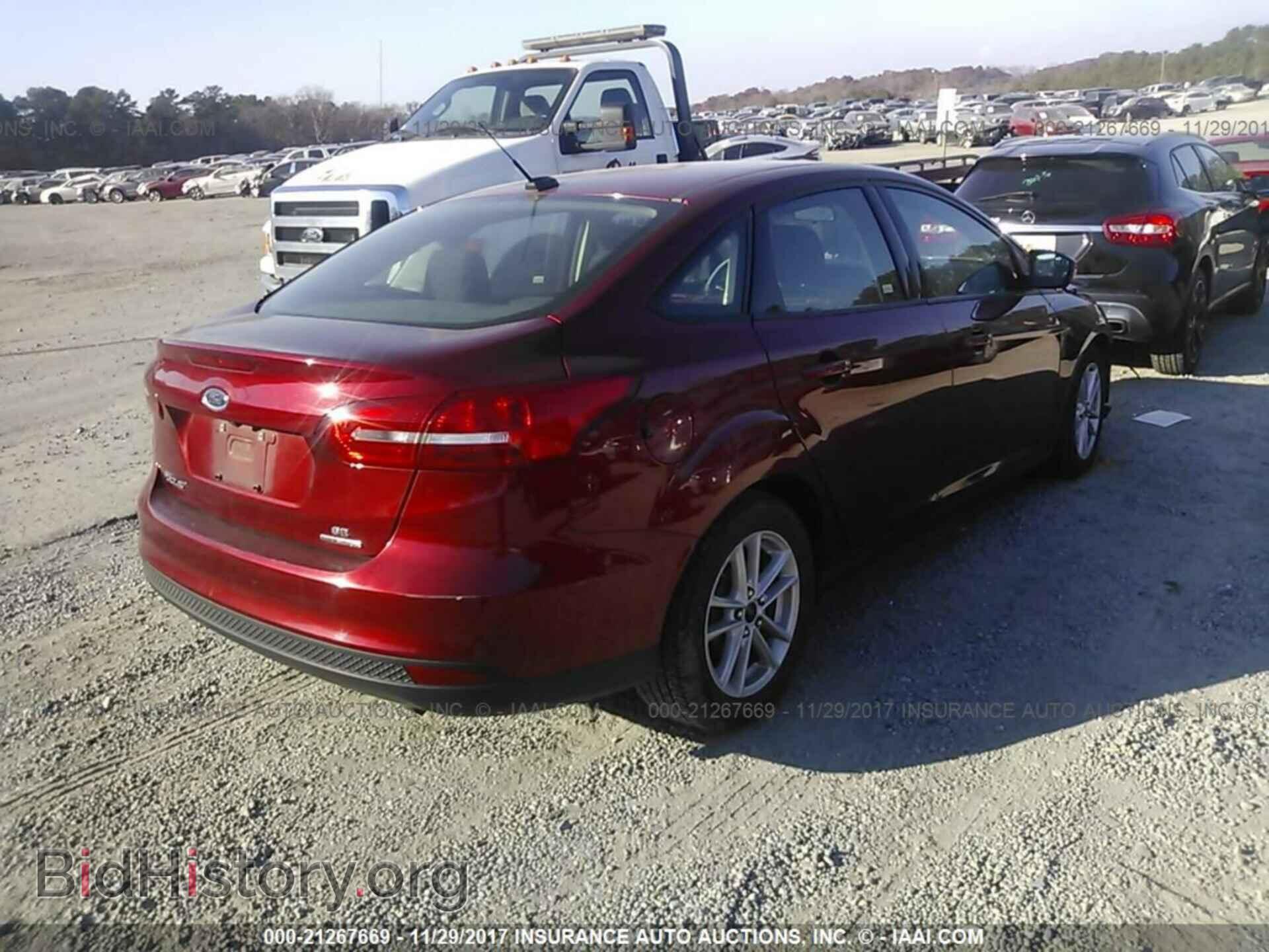 2016 Ford Focus - VIN: 1FADP3F23GL284018 - Photo 4