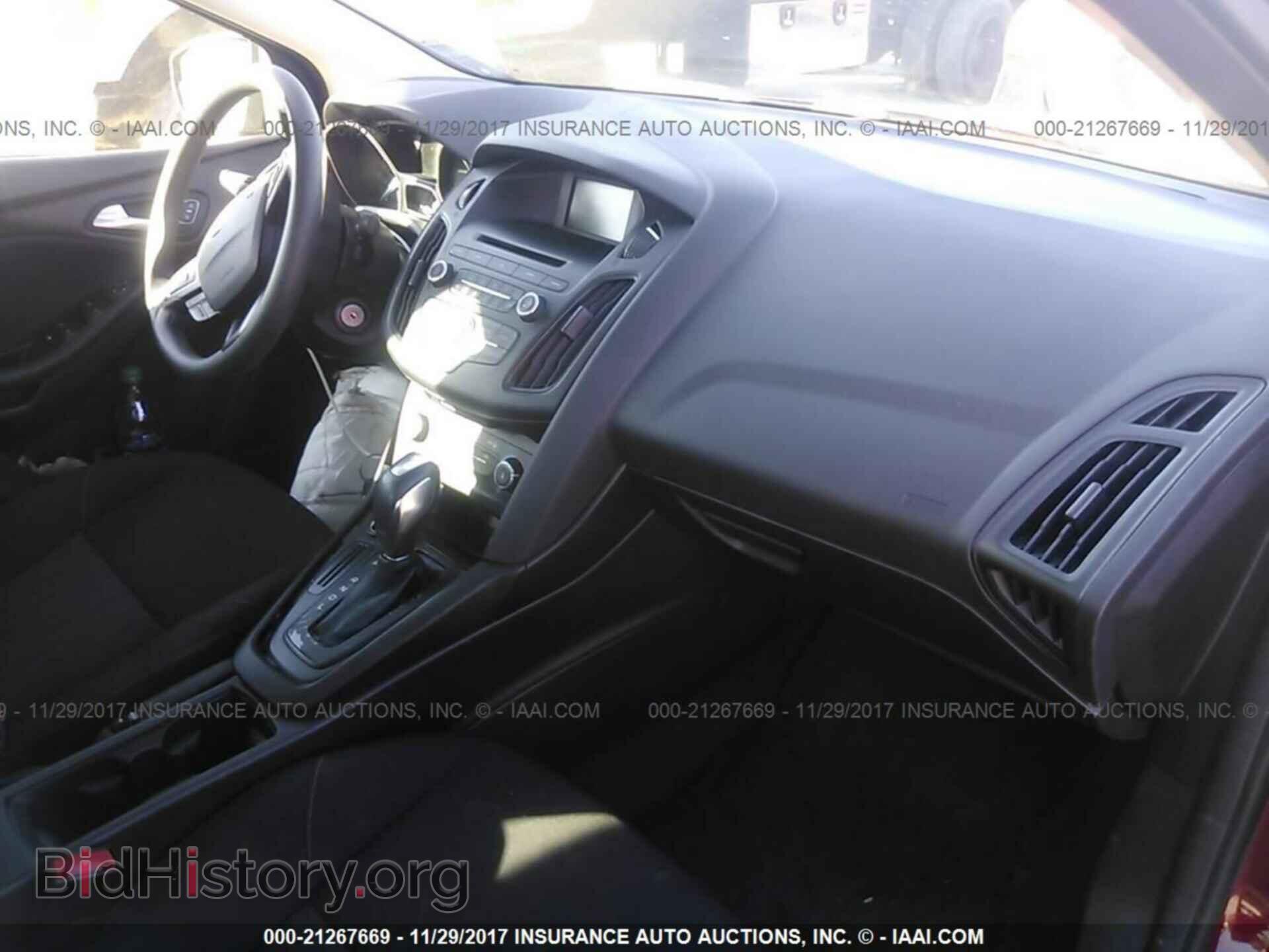 2016 Ford Focus - VIN: 1FADP3F23GL284018 - Photo 5