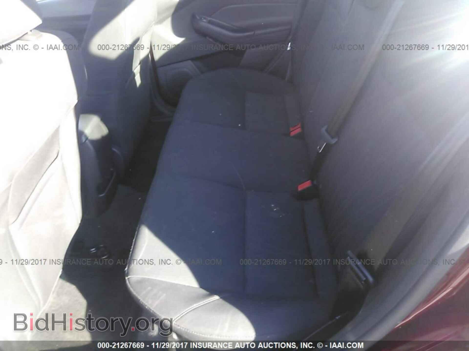 2016 Ford Focus - VIN: 1FADP3F23GL284018 - Photo 8