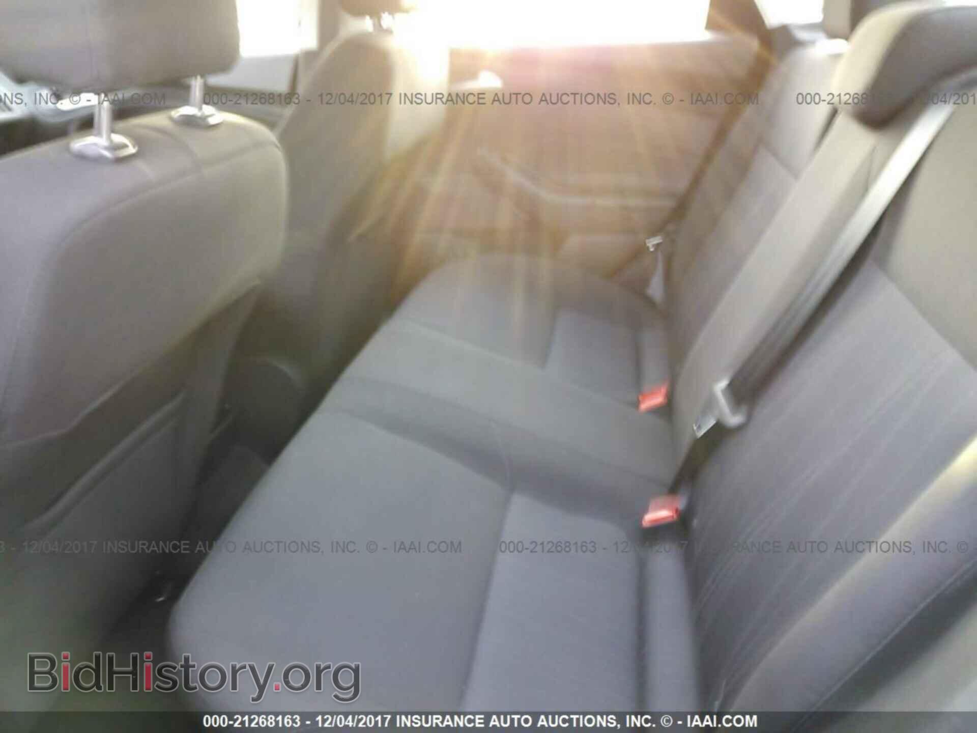 2017 Ford Focus - VIN: 1FADP3F28HL316849 - Photo 8