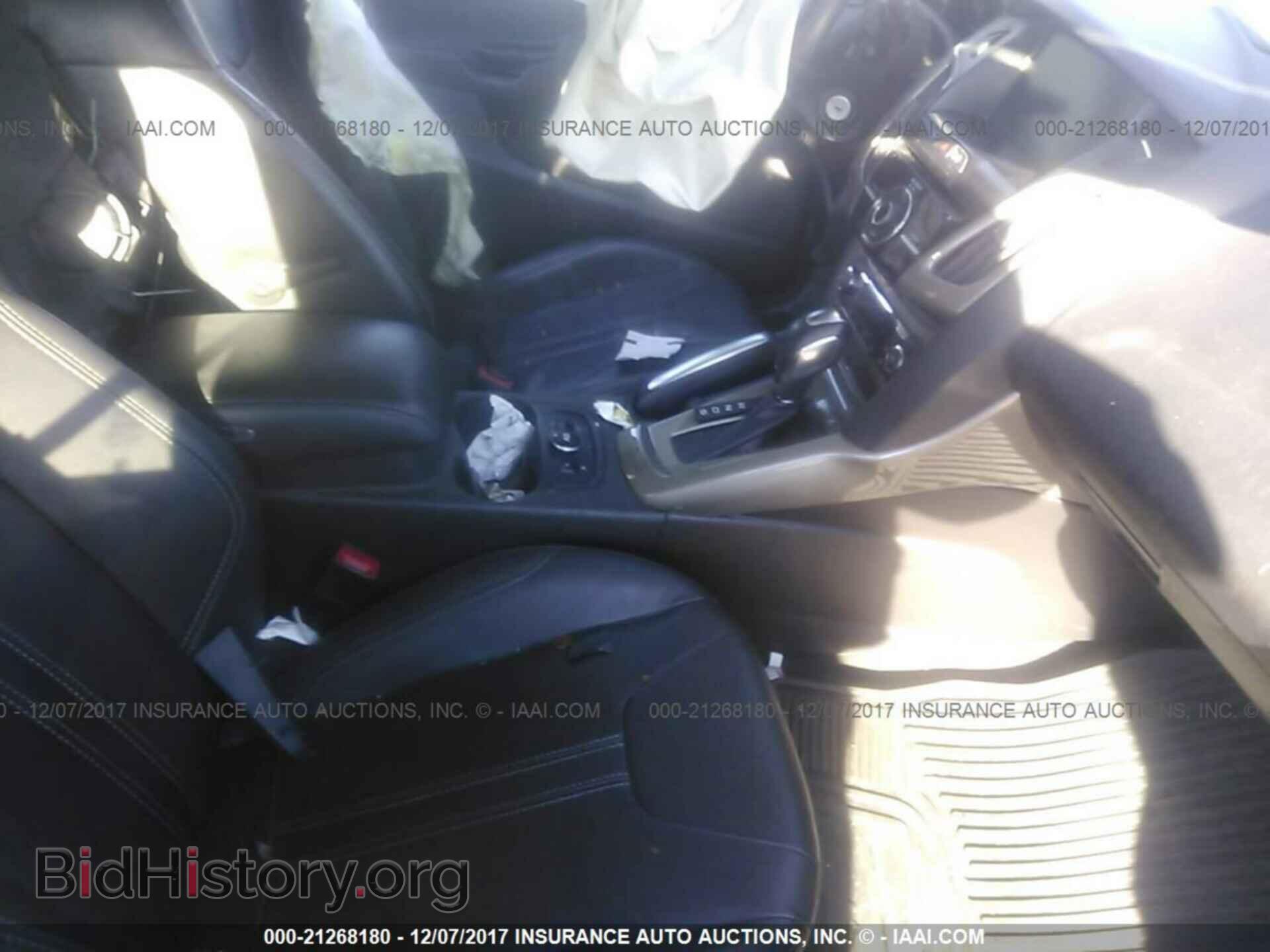 2012 Ford Focus - VIN: 1FAHP3M22CL276023 - Photo 5
