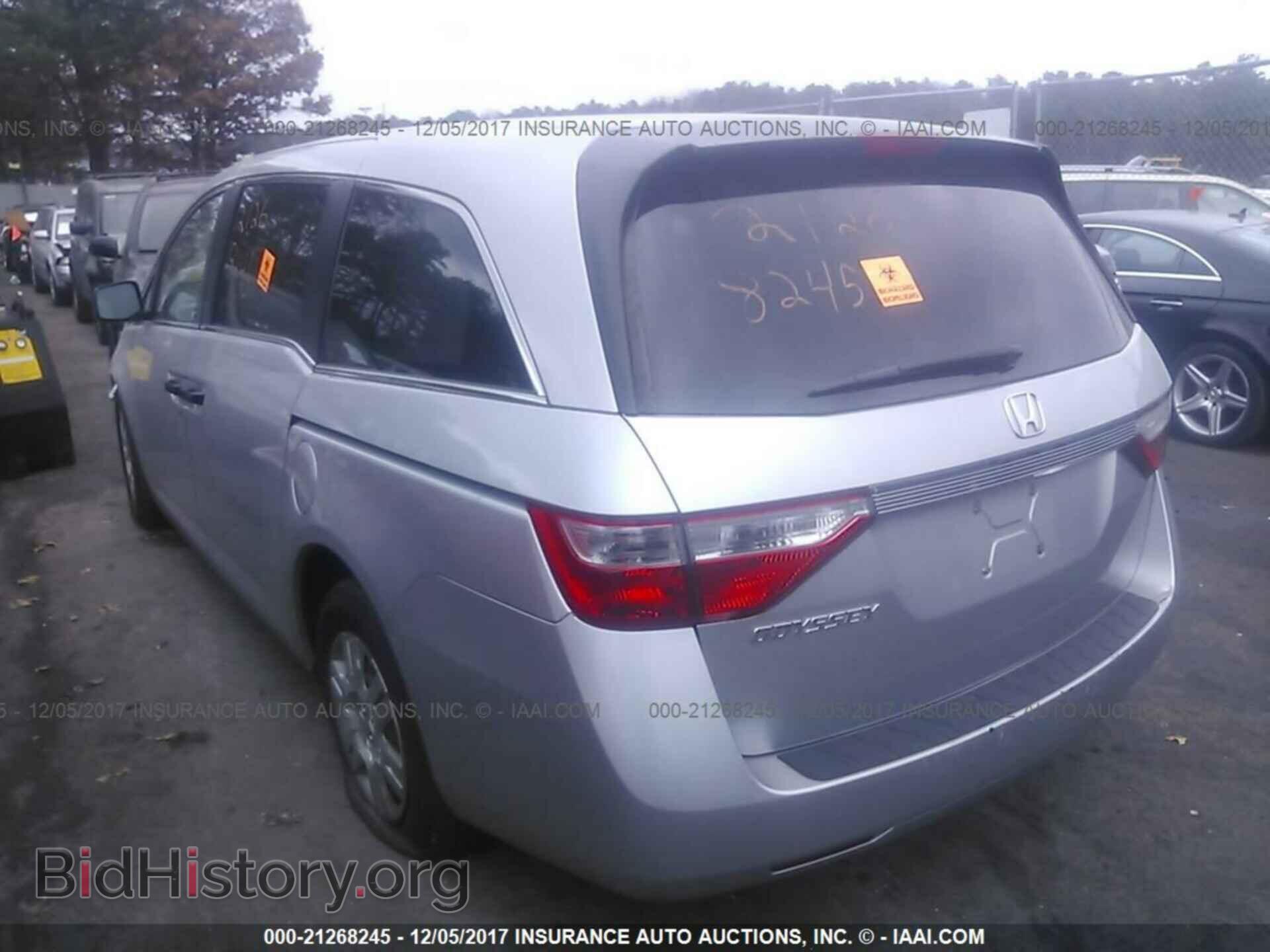 2011 Honda Odyssey - VIN: 5FNRL5H25BB050088 - Фото 3