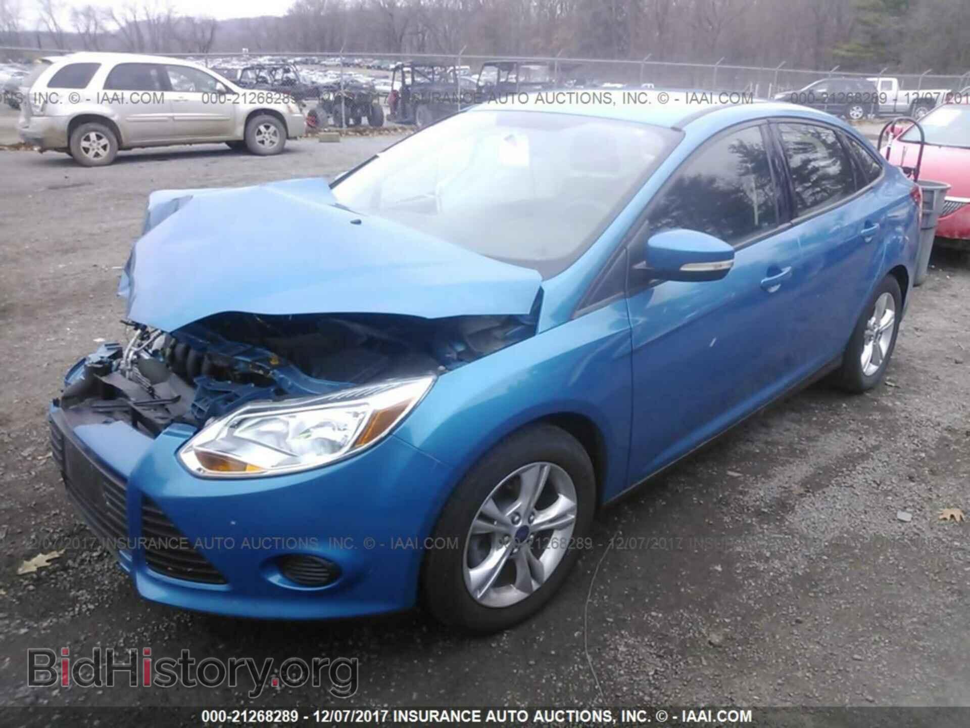 2014 Ford Focus - VIN: 1FADP3F22EL181752 - Фото 2