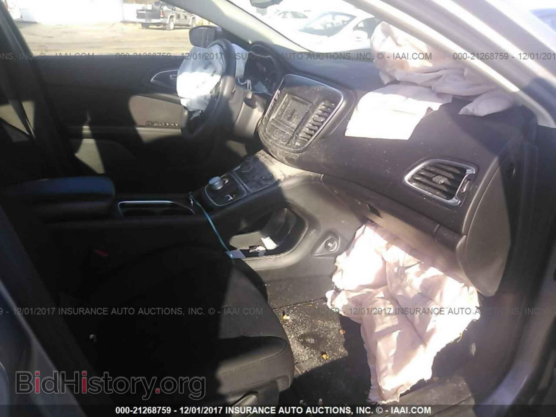 2016 Chrysler 200 - VIN: 1C3CCCAB1GN125791 - Photo 5
