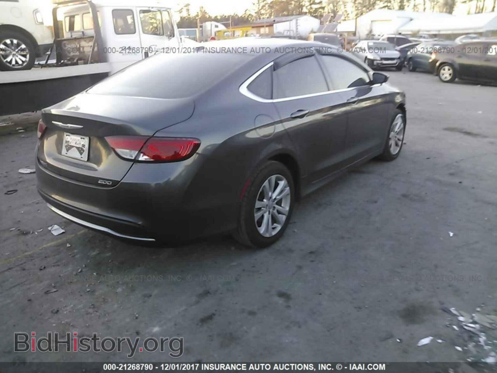 2015 Chrysler 200 - VIN: 1C3CCCAB8FN539553 - Photo 4