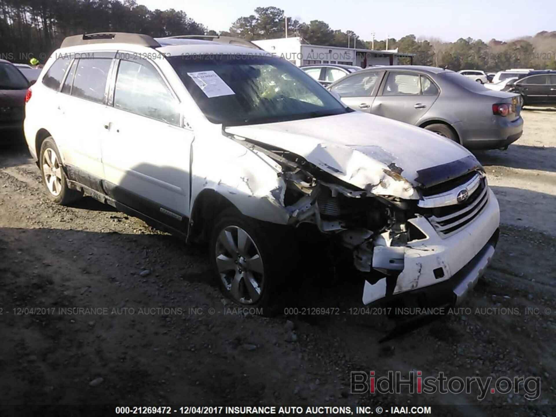 Photo 4S4BRDLC6B2424832 - Subaru Outback 2011