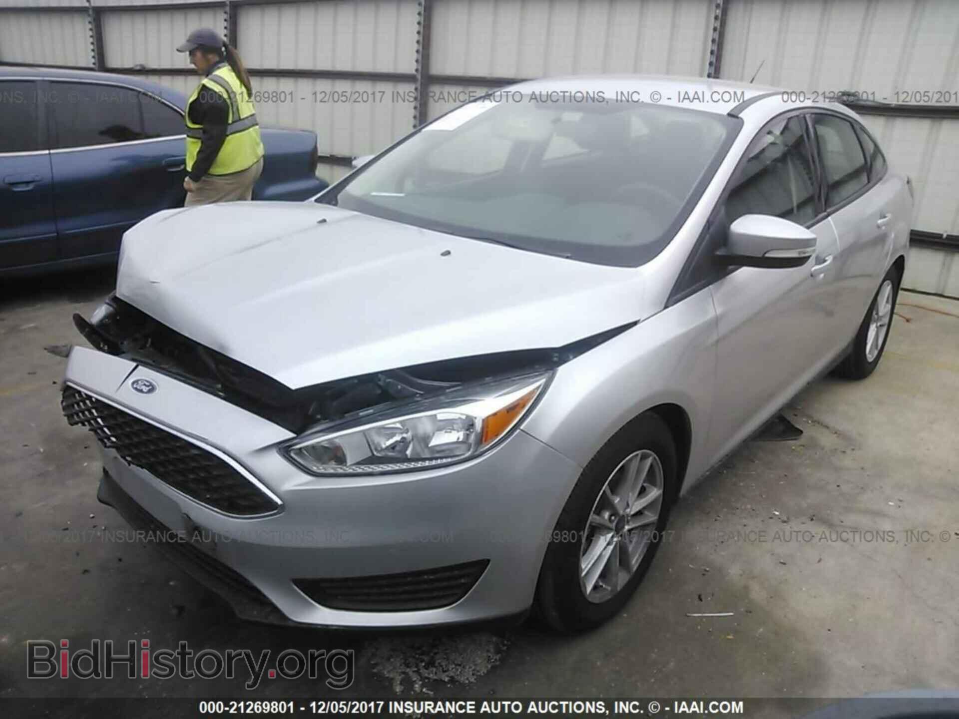 2017 Ford Focus - VIN: 1FADP3F29HL324491 - Photo 2