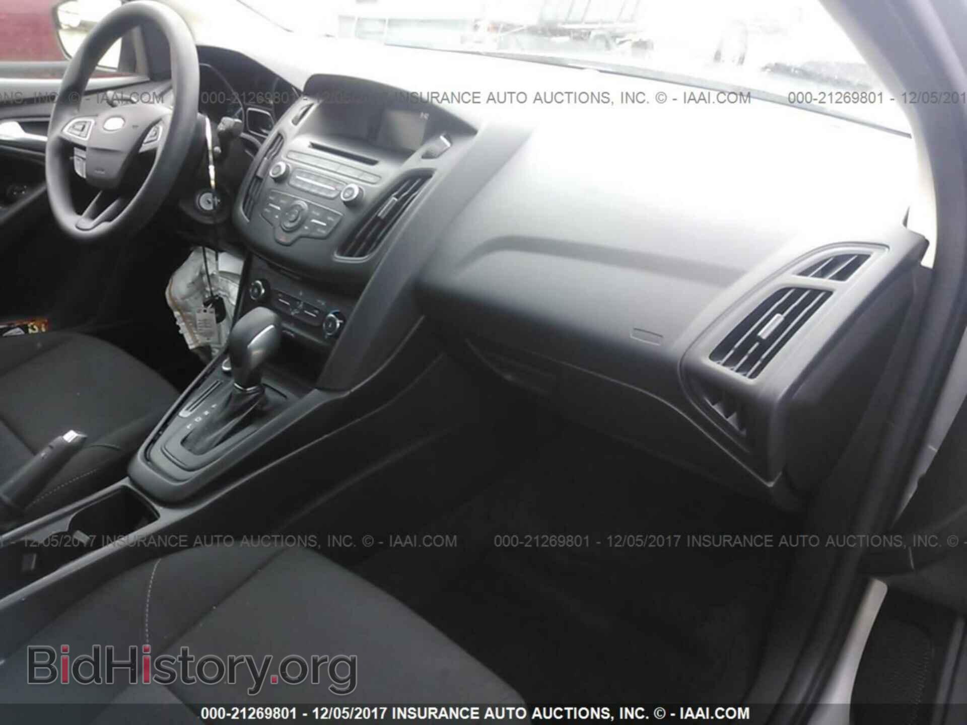 2017 Ford Focus - VIN: 1FADP3F29HL324491 - Photo 5