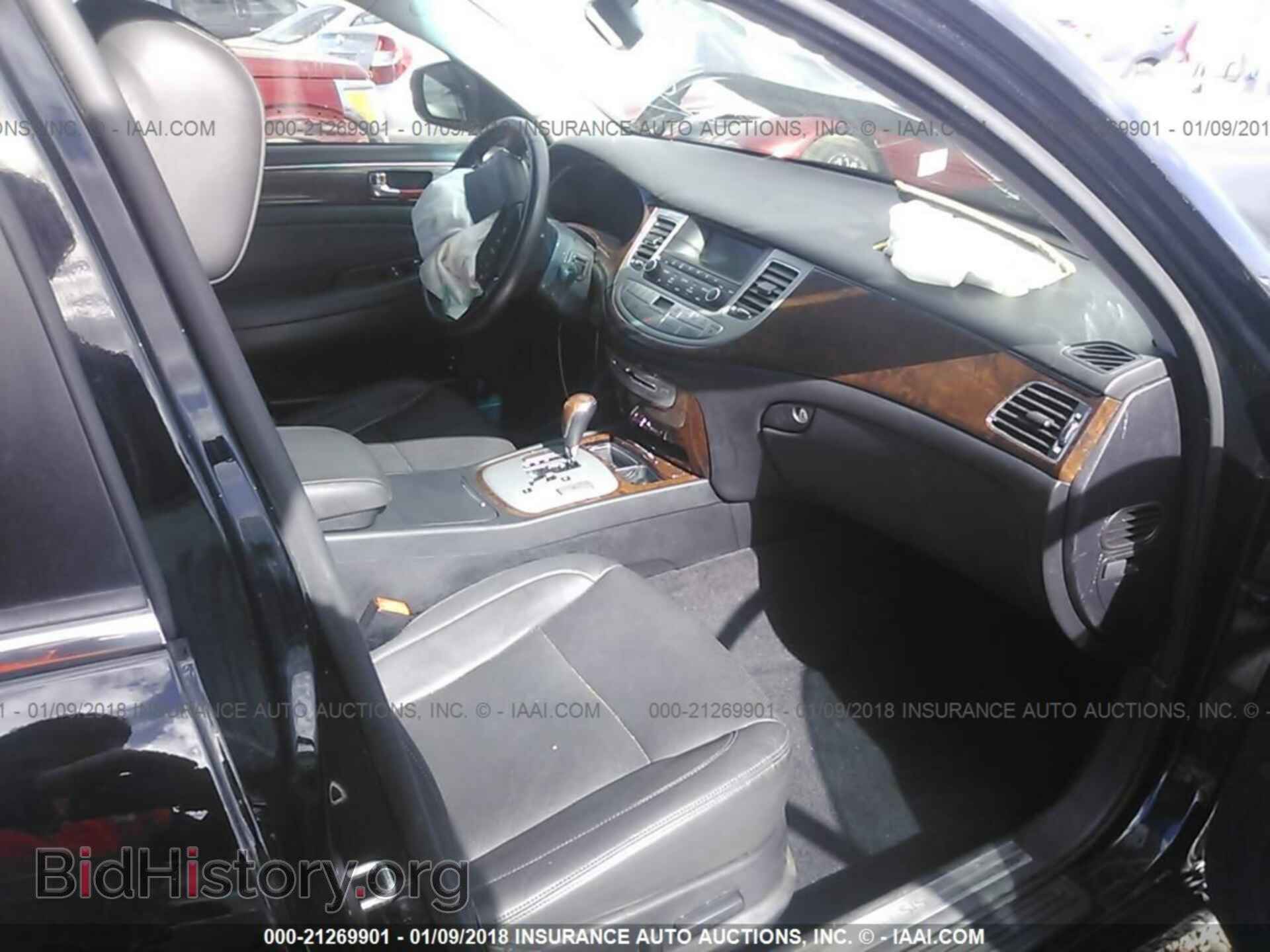 2011 Hyundai Genesis - VIN: KMHGC4DE3BU139517 - Фото 5