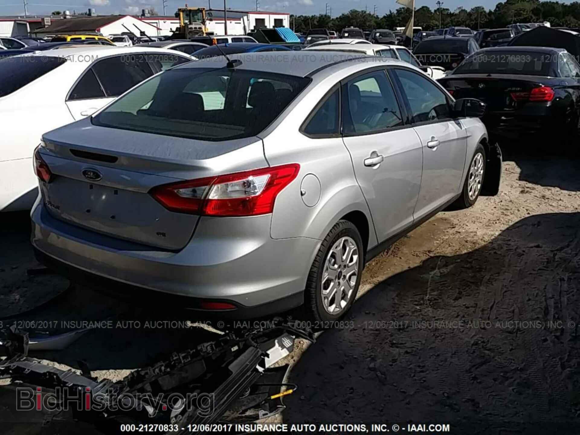 2012 Ford Focus - VIN: 1FAHP3F22CL254715 - Photo 4
