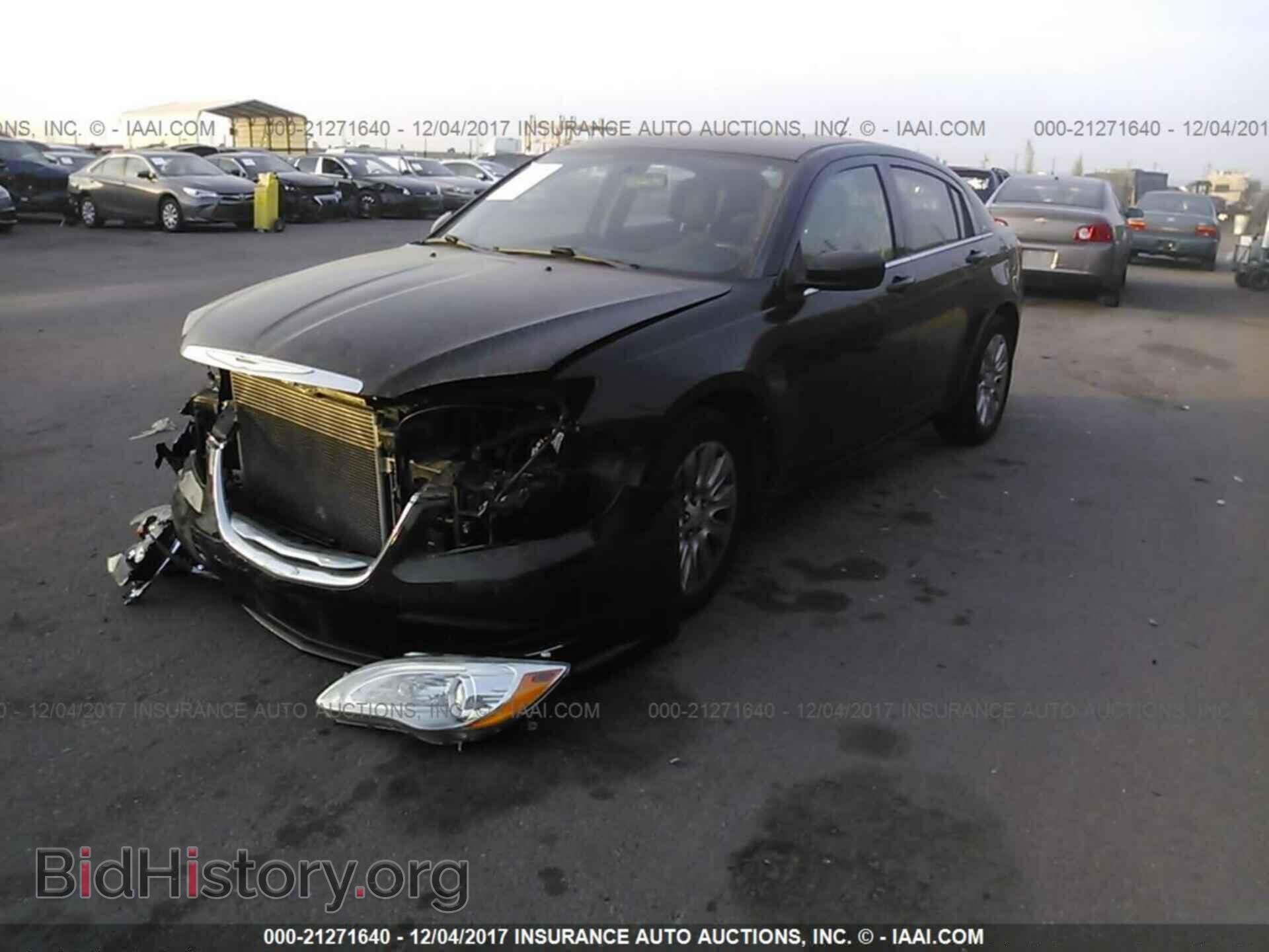 2013 Chrysler 200 - VIN: 1C3CCBAG1DN738611 - Photo 2