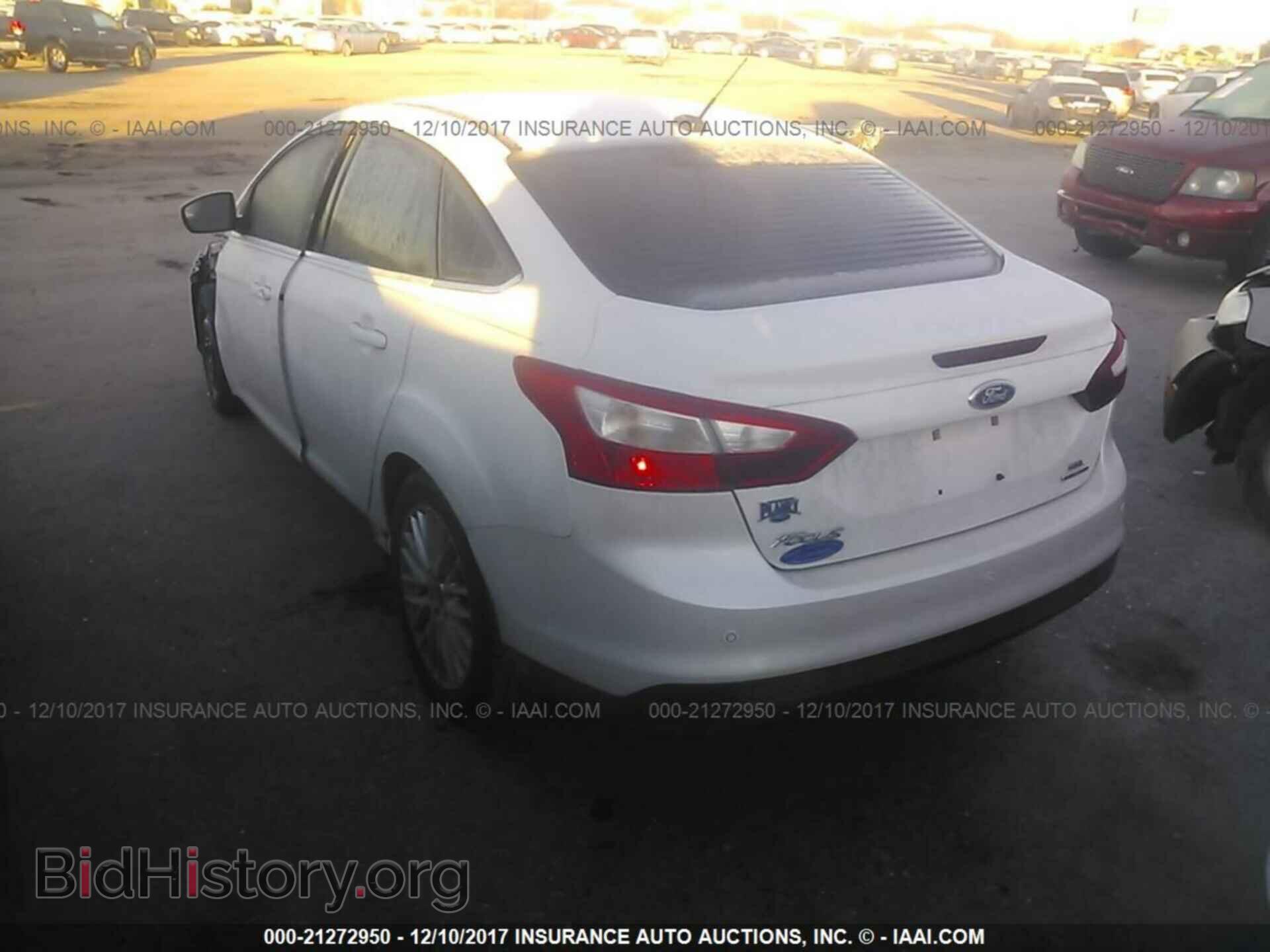 2012 Ford Focus - VIN: 1FAHP3H28CL479038 - Photo 3