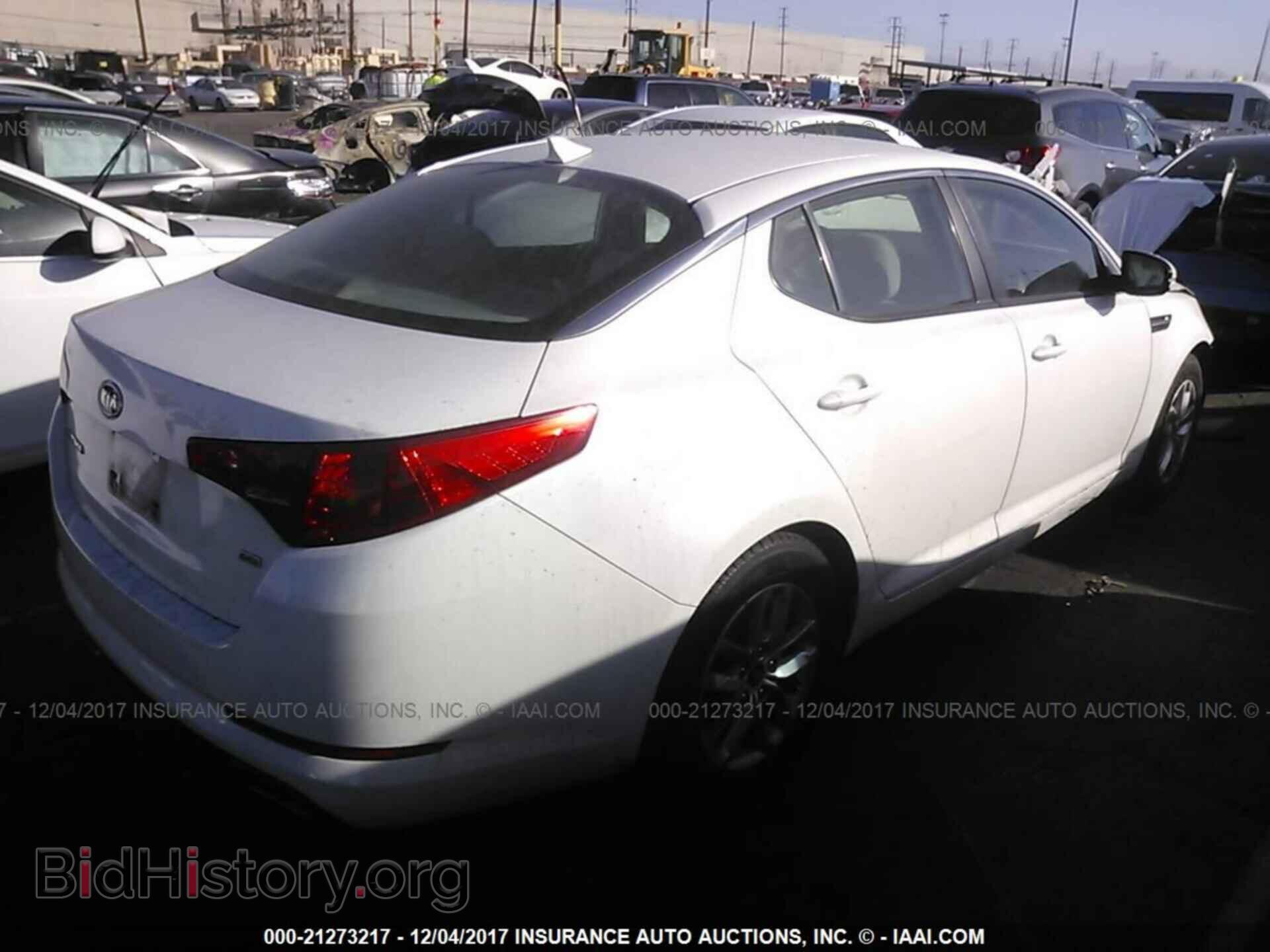 2011 Kia Optima - VIN: KNAGM4A72B5117622 - Photo 4