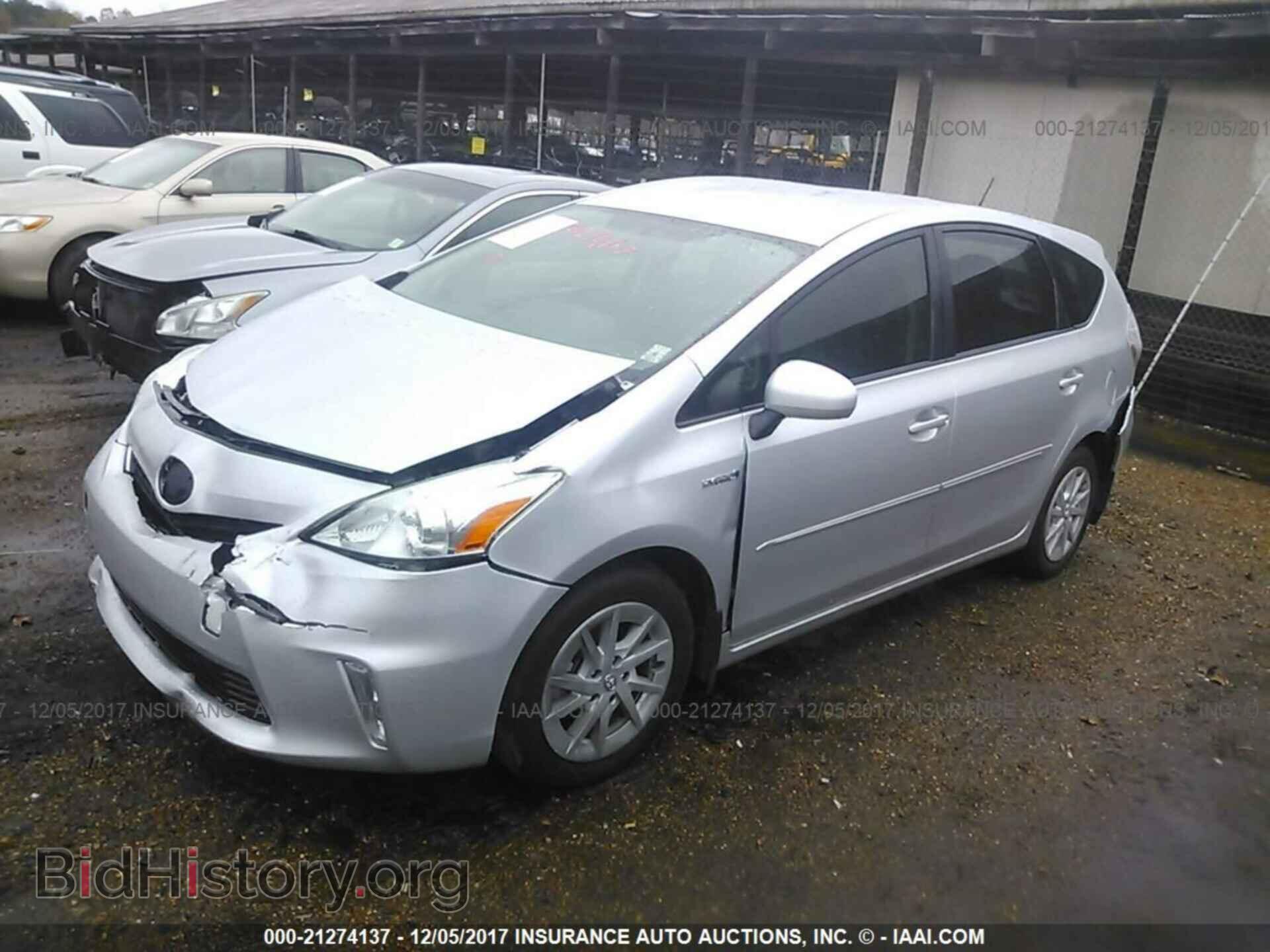 2012 Toyota Prius v - VIN: JTDZN3EU8C3149331 - Фото 2