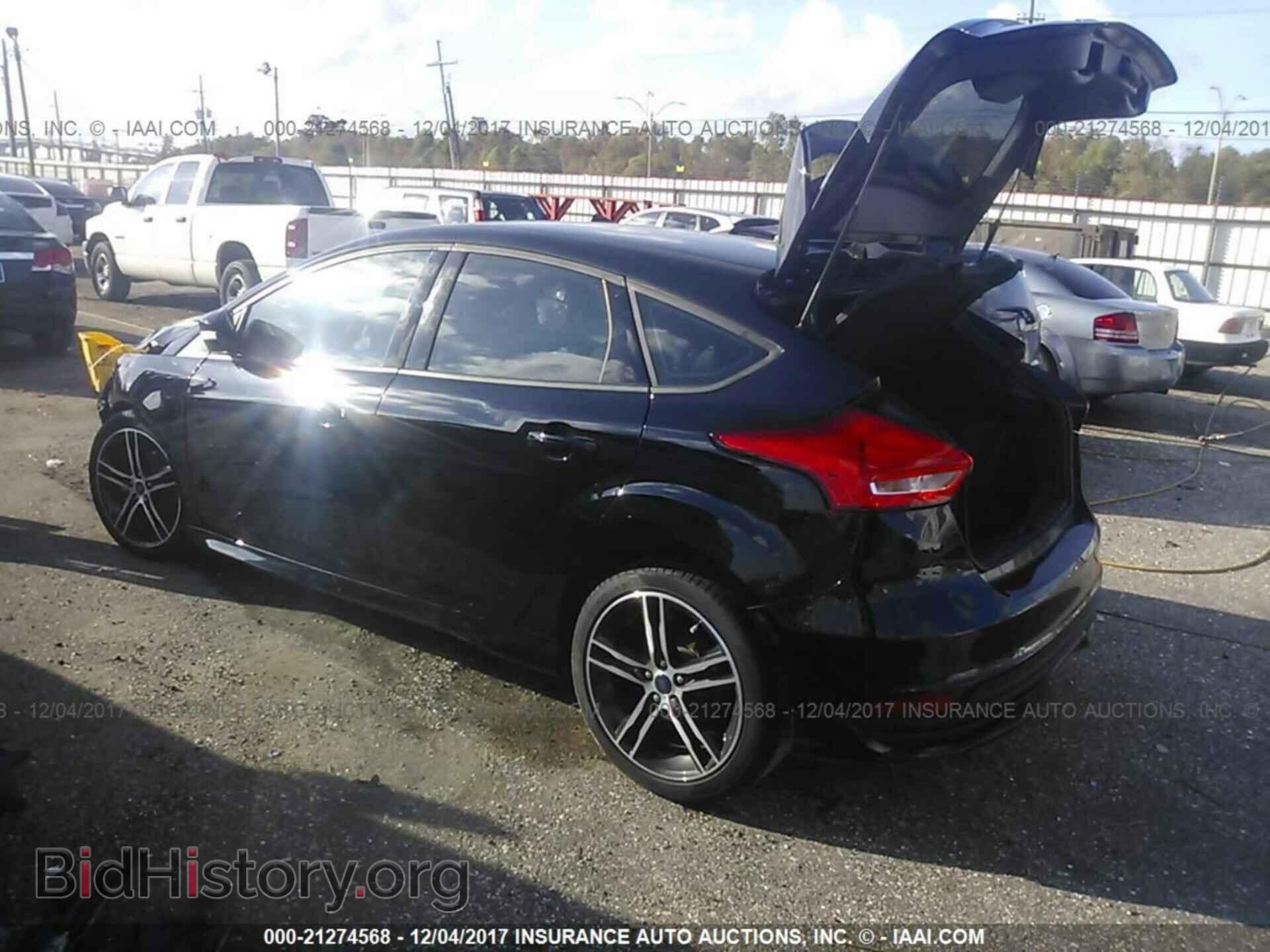 2017 Ford Focus - VIN: 1FADP3L94HL236546 - Photo 3