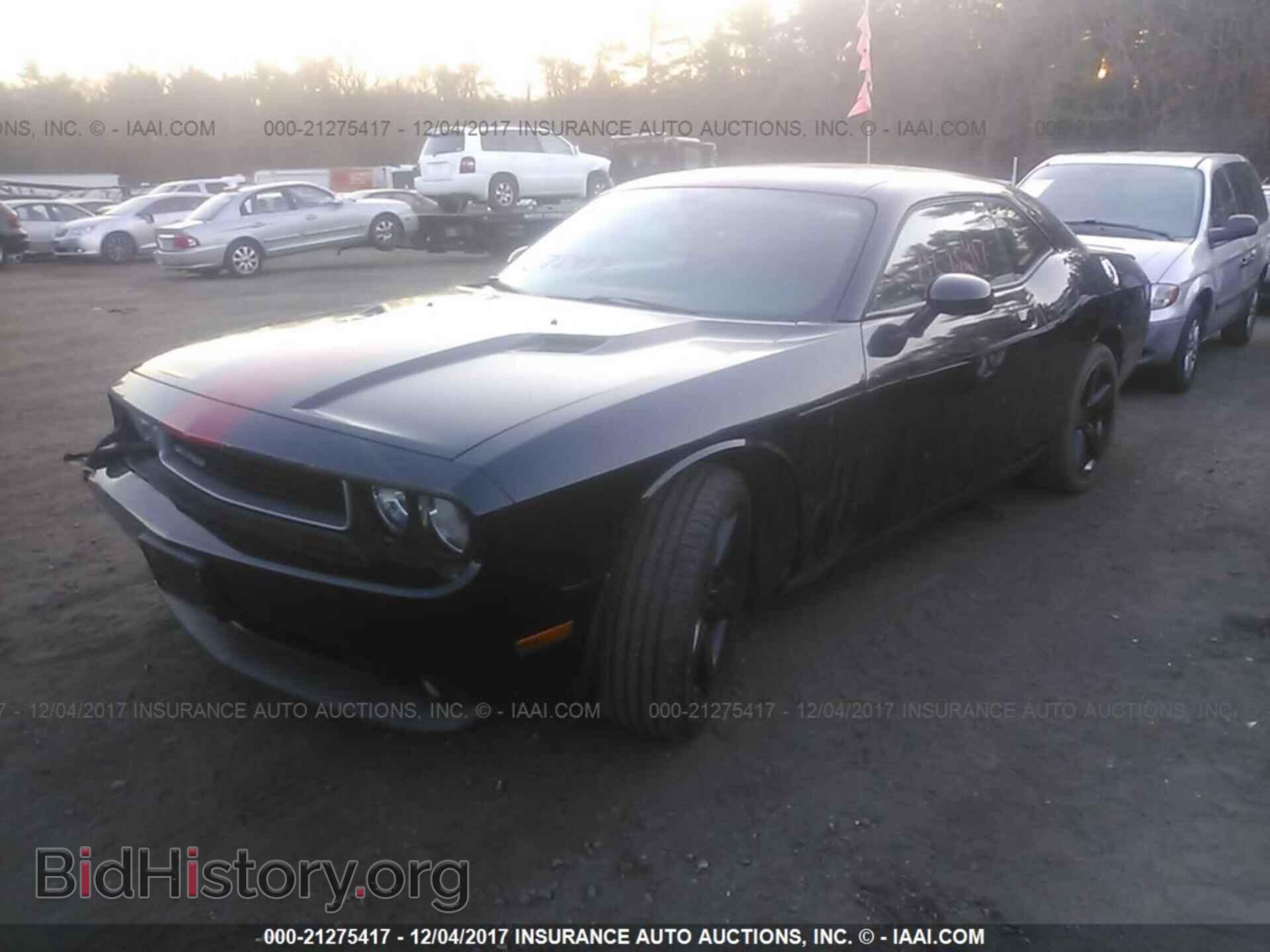2014 Dodge Challenger - VIN: 2C3CDYAG7EH115424 - Фото 2