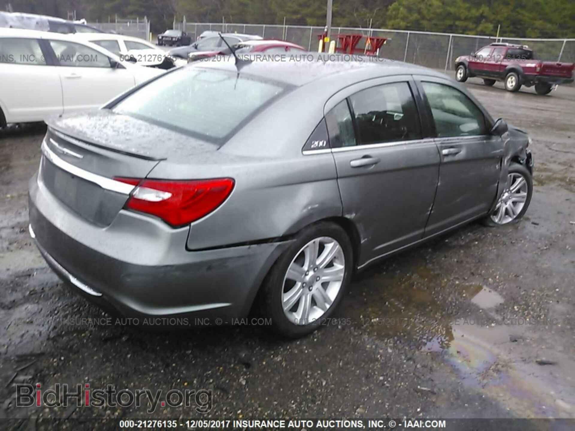 2013 Chrysler 200 - VIN: 1C3CCBAB8DN733099 - Photo 4