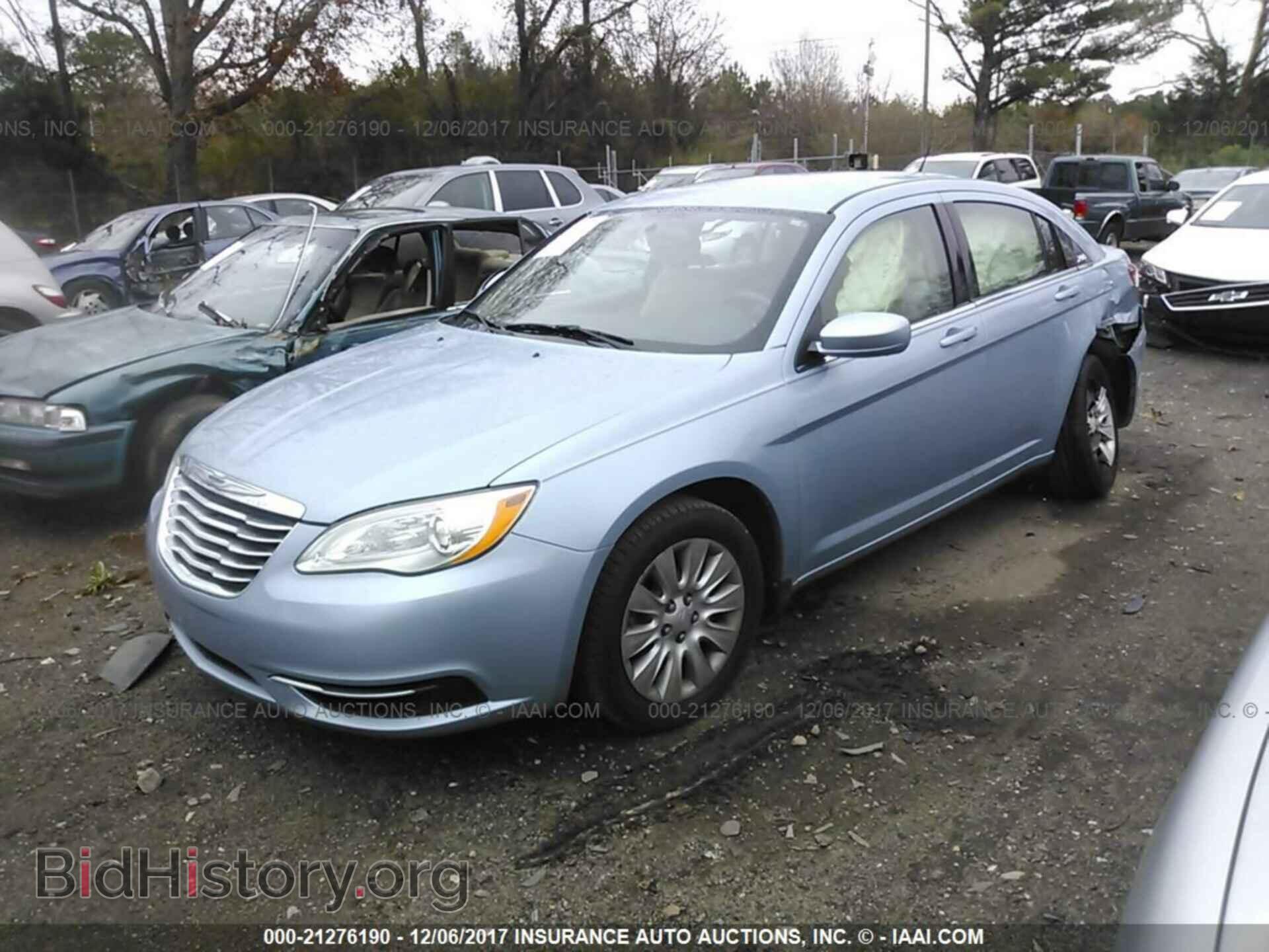 2012 Chrysler 200 - VIN: 1C3CCBAB0CN143591 - Photo 2