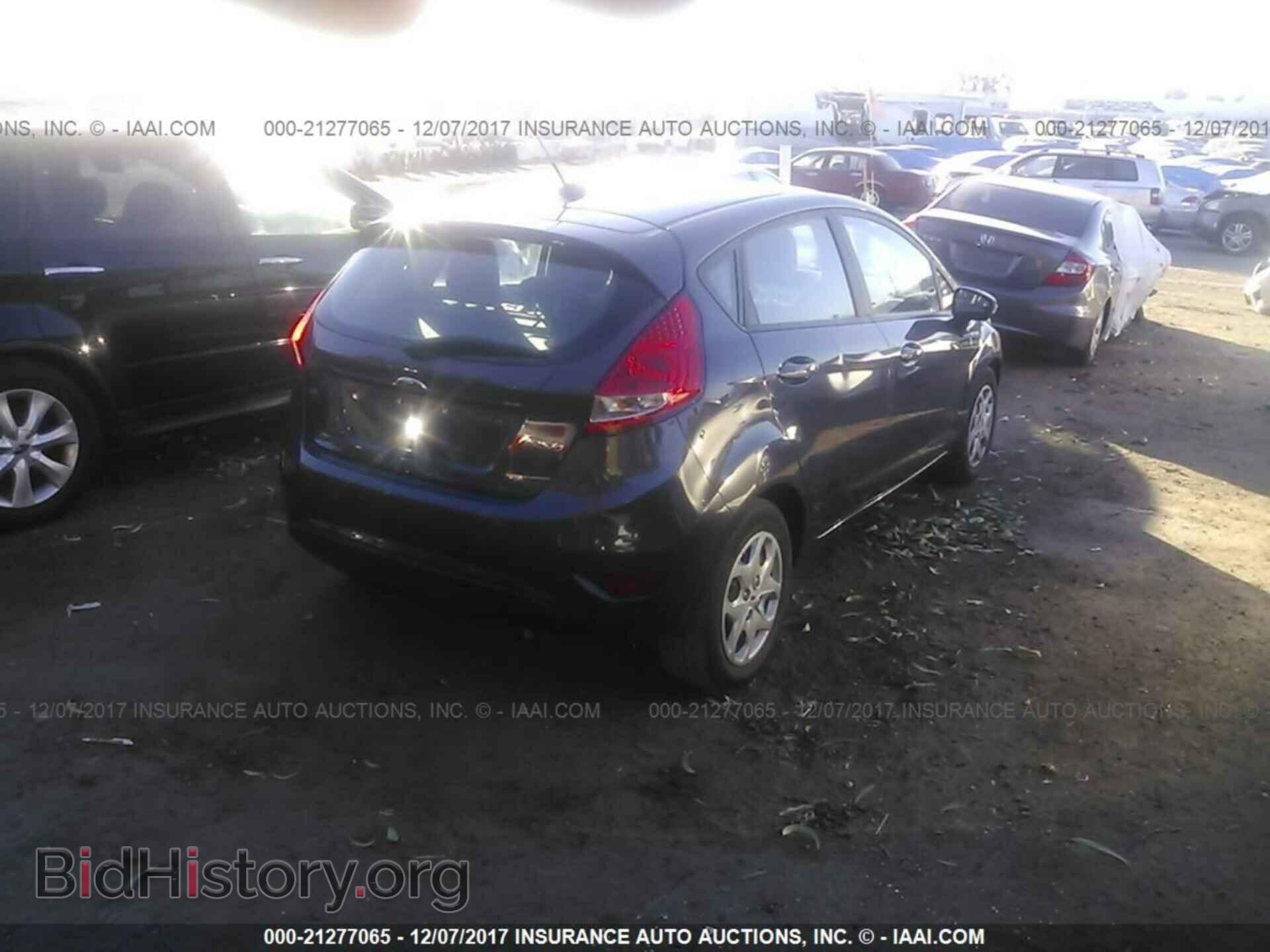 2013 Ford Fiesta - VIN: 3FADP4EJ5DM172555 - Фото 4