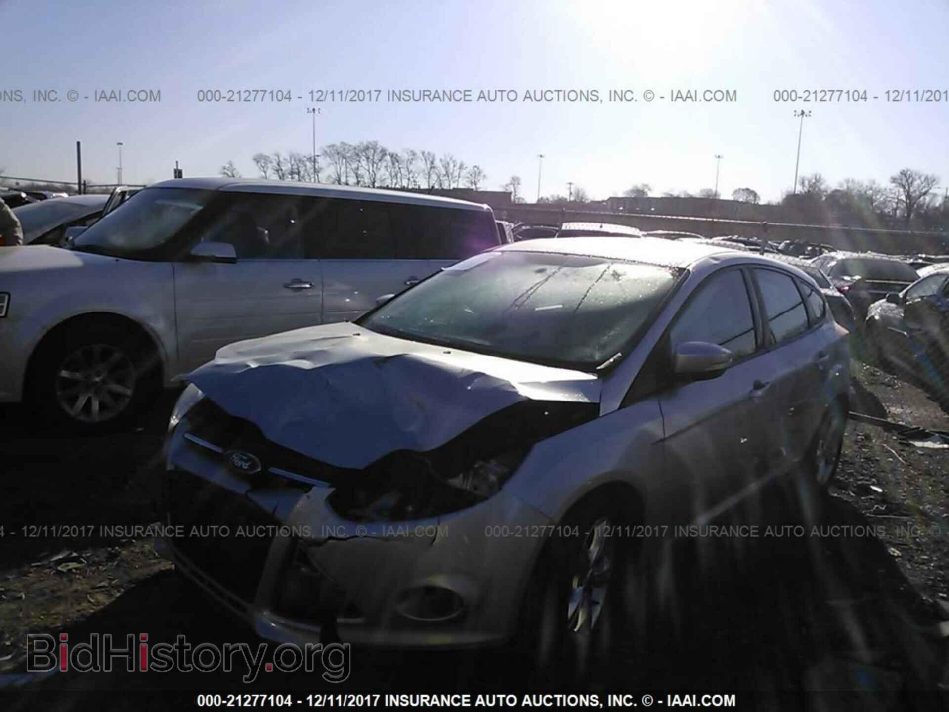 2014 Ford Focus - VIN: 1FADP3K20EL113083 - Photo 2