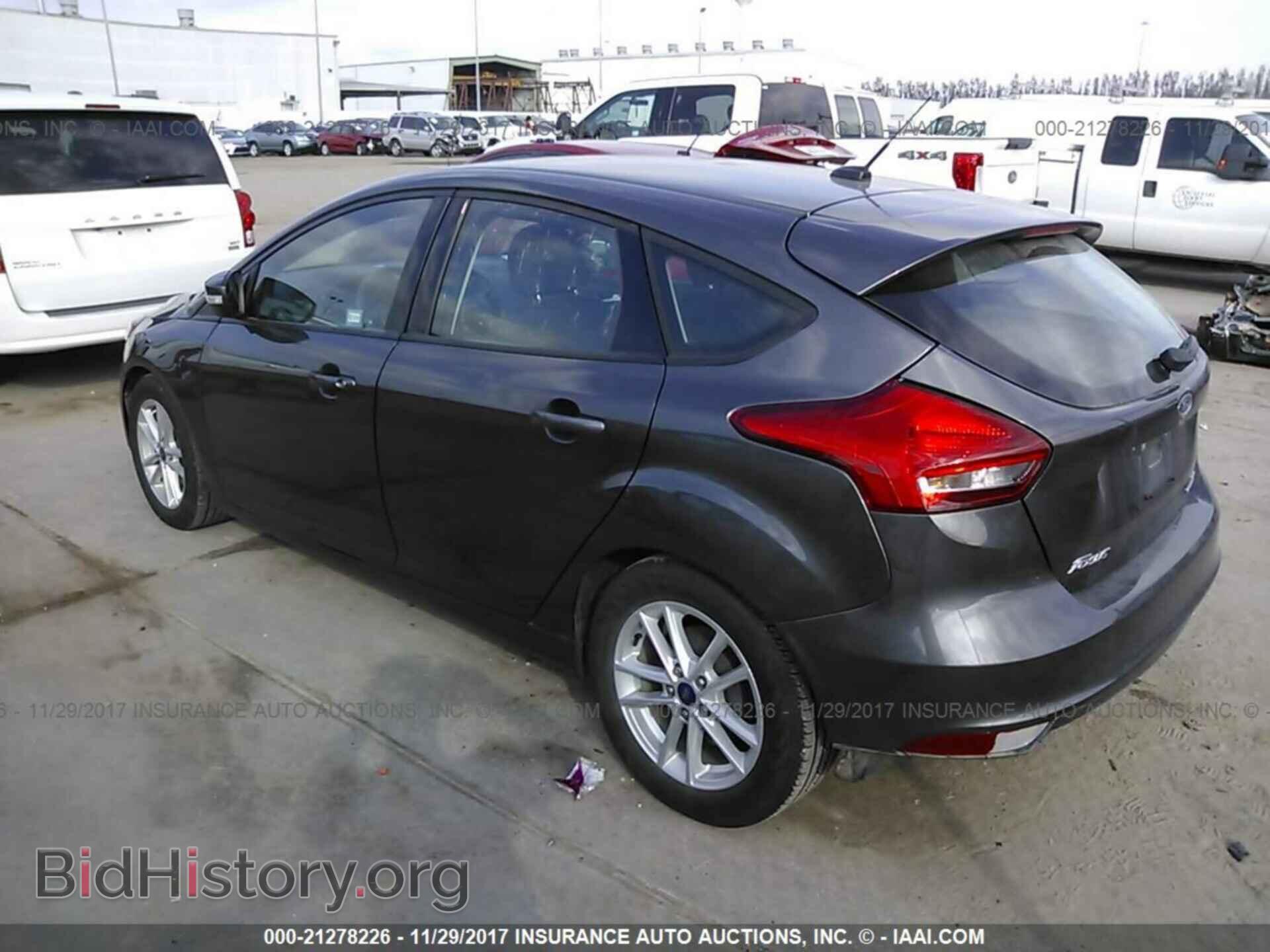 2016 Ford Focus - VIN: 1FADP3K26GL290109 - Photo 3